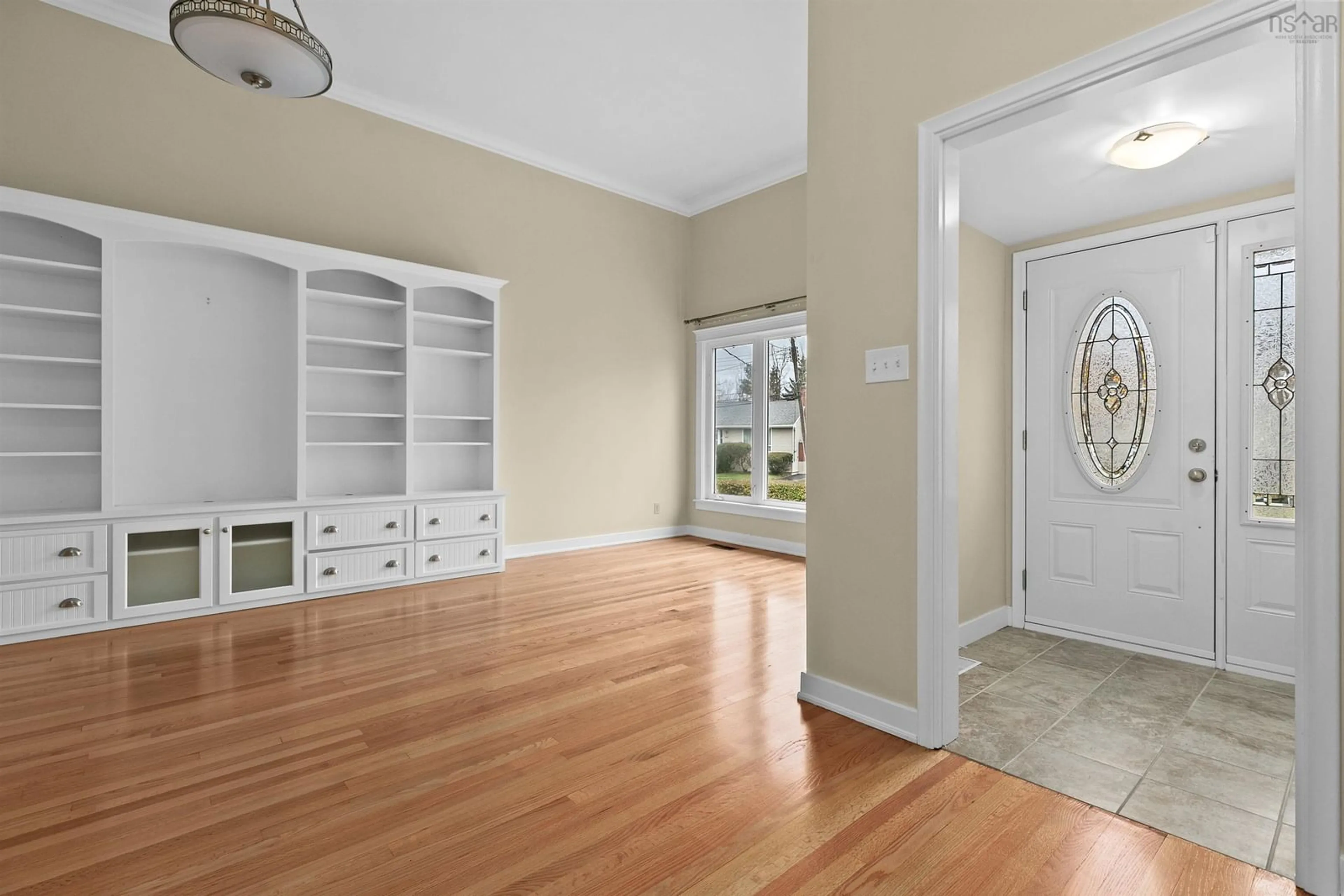 Indoor entryway, wood floors for 47 Canary Cres, Halifax Nova Scotia B3M 1R2