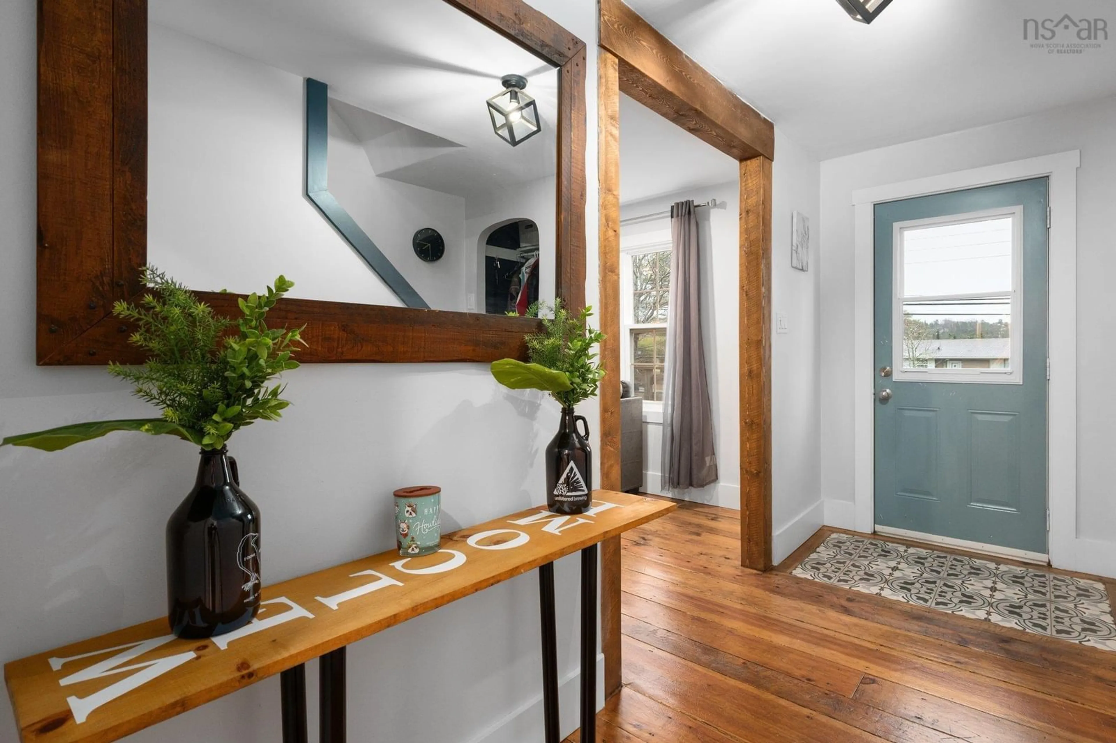 Indoor entryway, wood floors for 313 Brookside Rd, Brookside Nova Scotia B3T 1T2