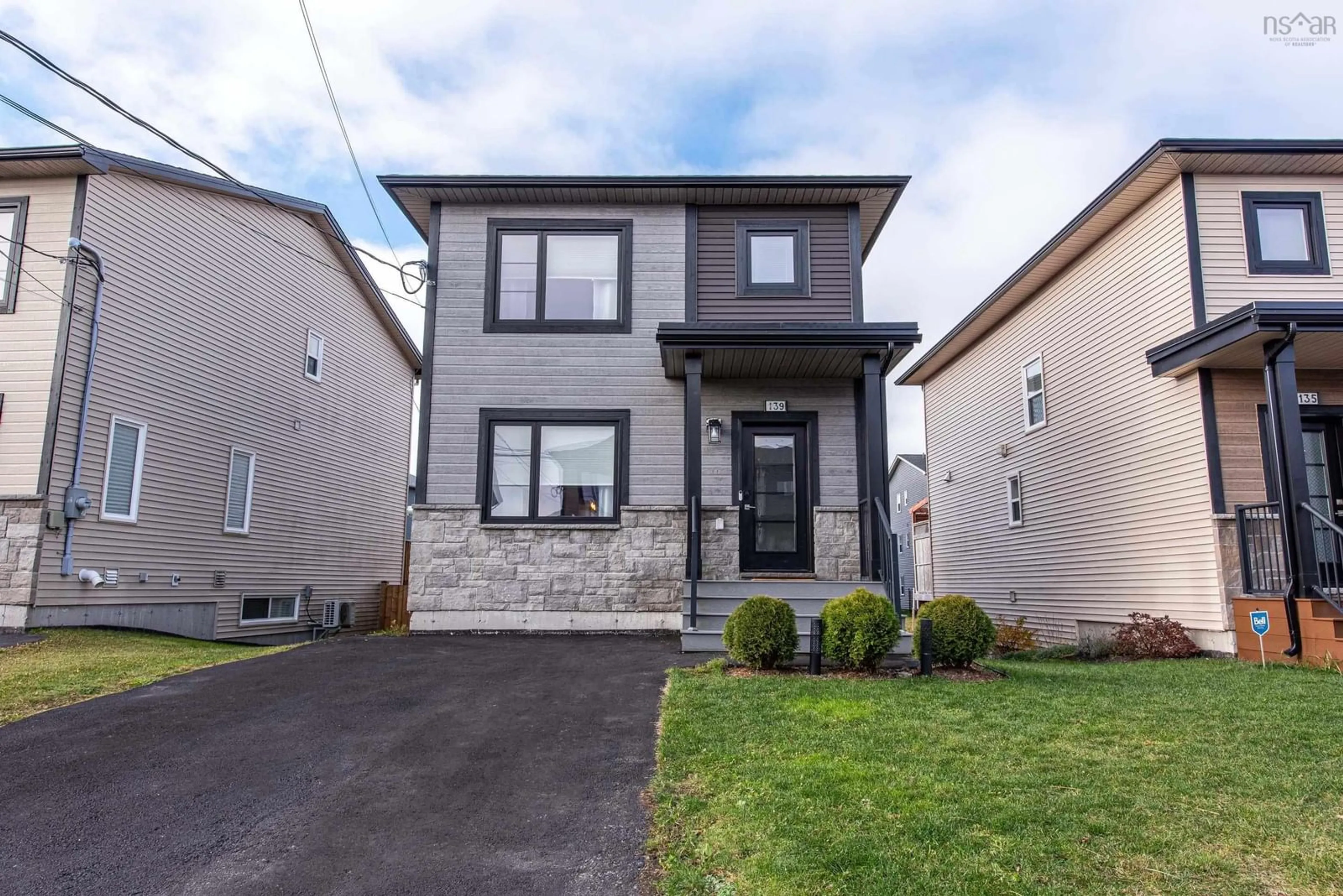 Frontside or backside of a home, the street view for 139 Titanium Cres, Halifax Nova Scotia B3P 0G8