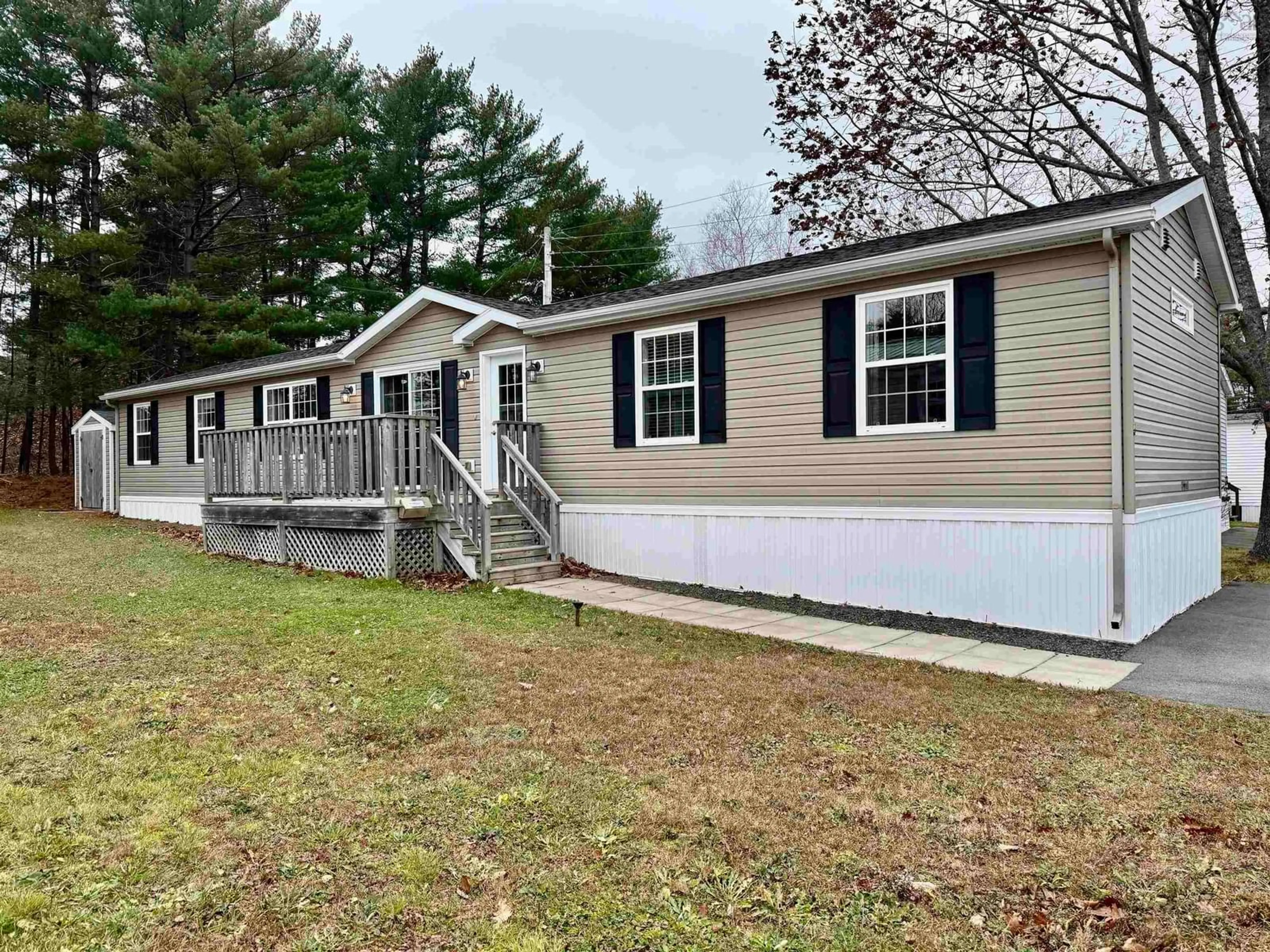 Home with vinyl exterior material for 5 Spring Cres, Bridgewater Nova Scotia B4V 3G3