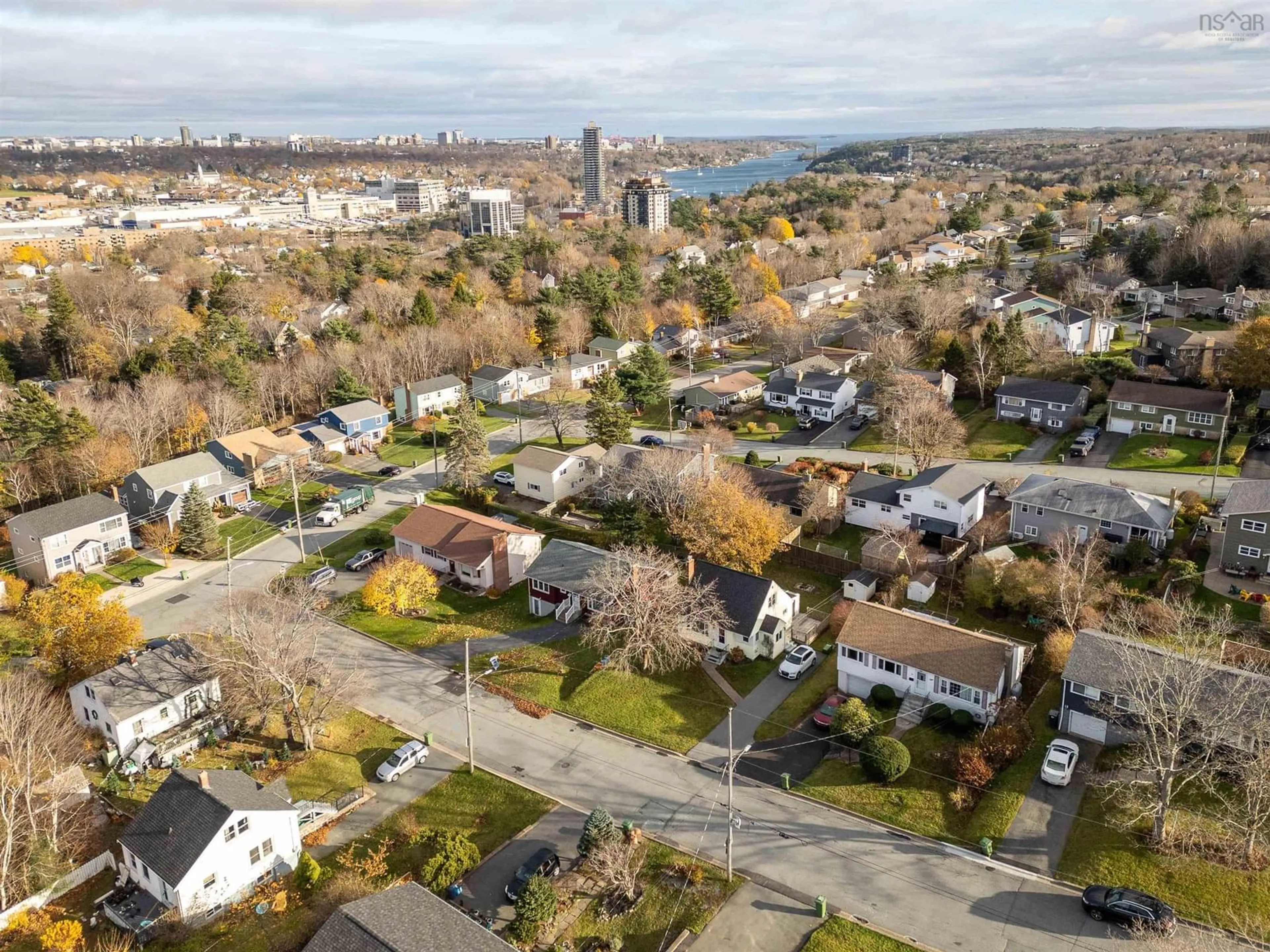 A pic from exterior of the house or condo, the street view for 4 Piers Ave, Halifax Nova Scotia B3N 1Z3