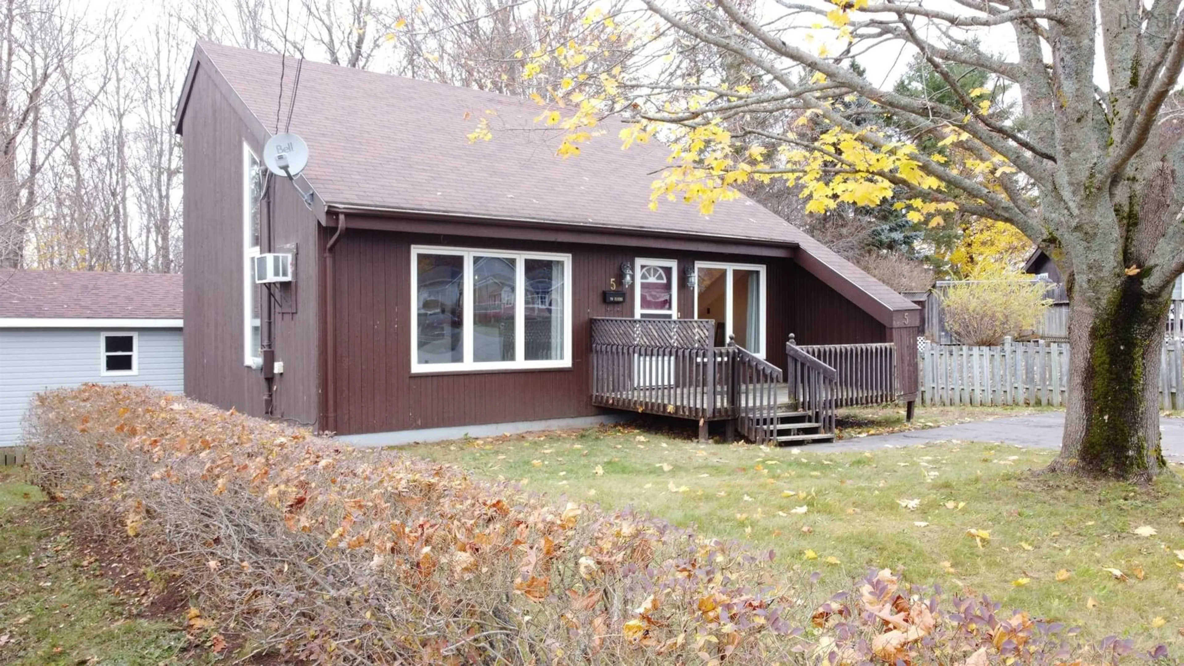 A pic from exterior of the house or condo, cottage for 5 Colonial Cres, New Minas Nova Scotia B4N 4M6