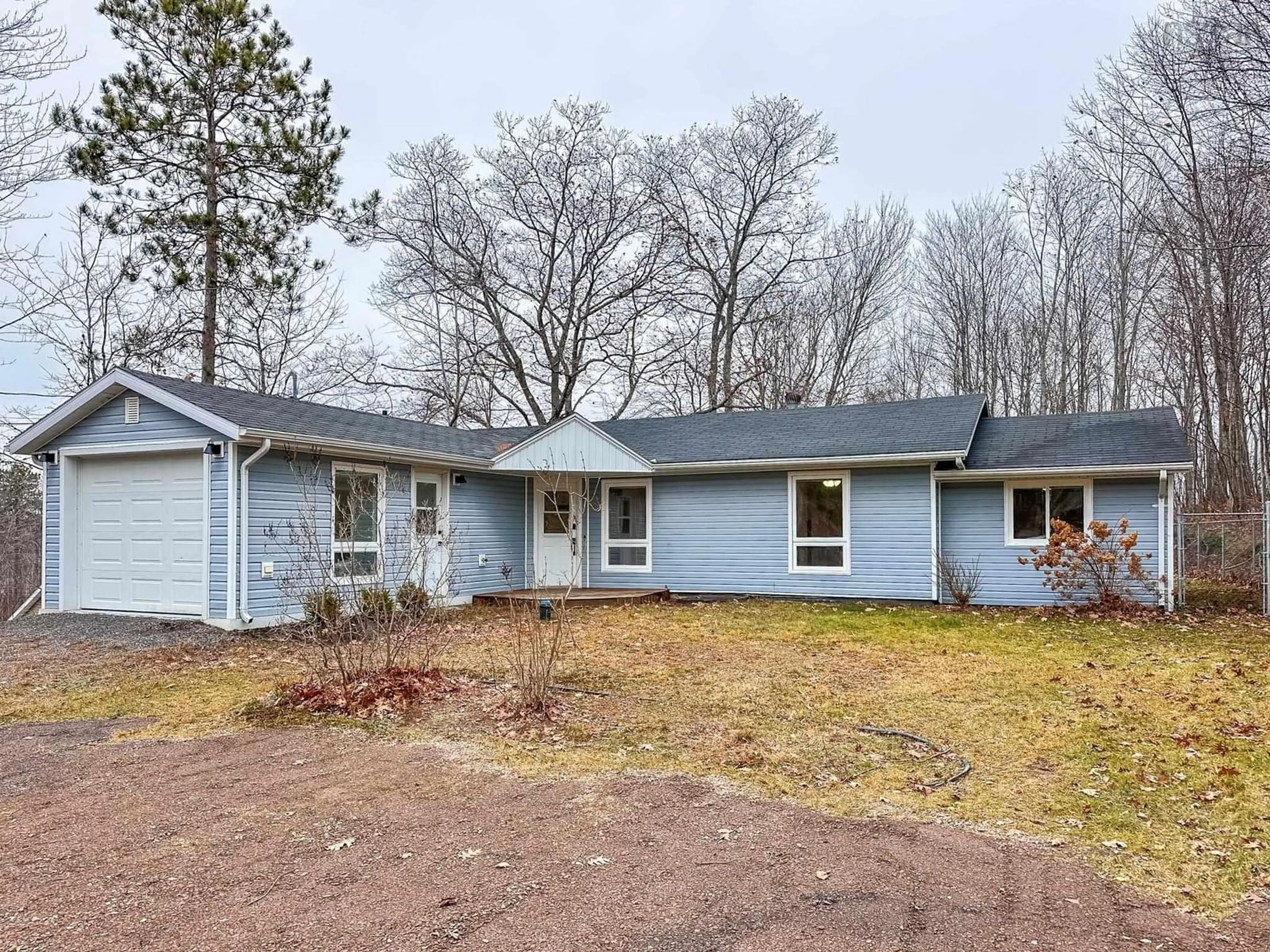 Frontside or backside of a home, cottage for 1600 South Bishop Rd, Coldbrook Nova Scotia B4R 1A7