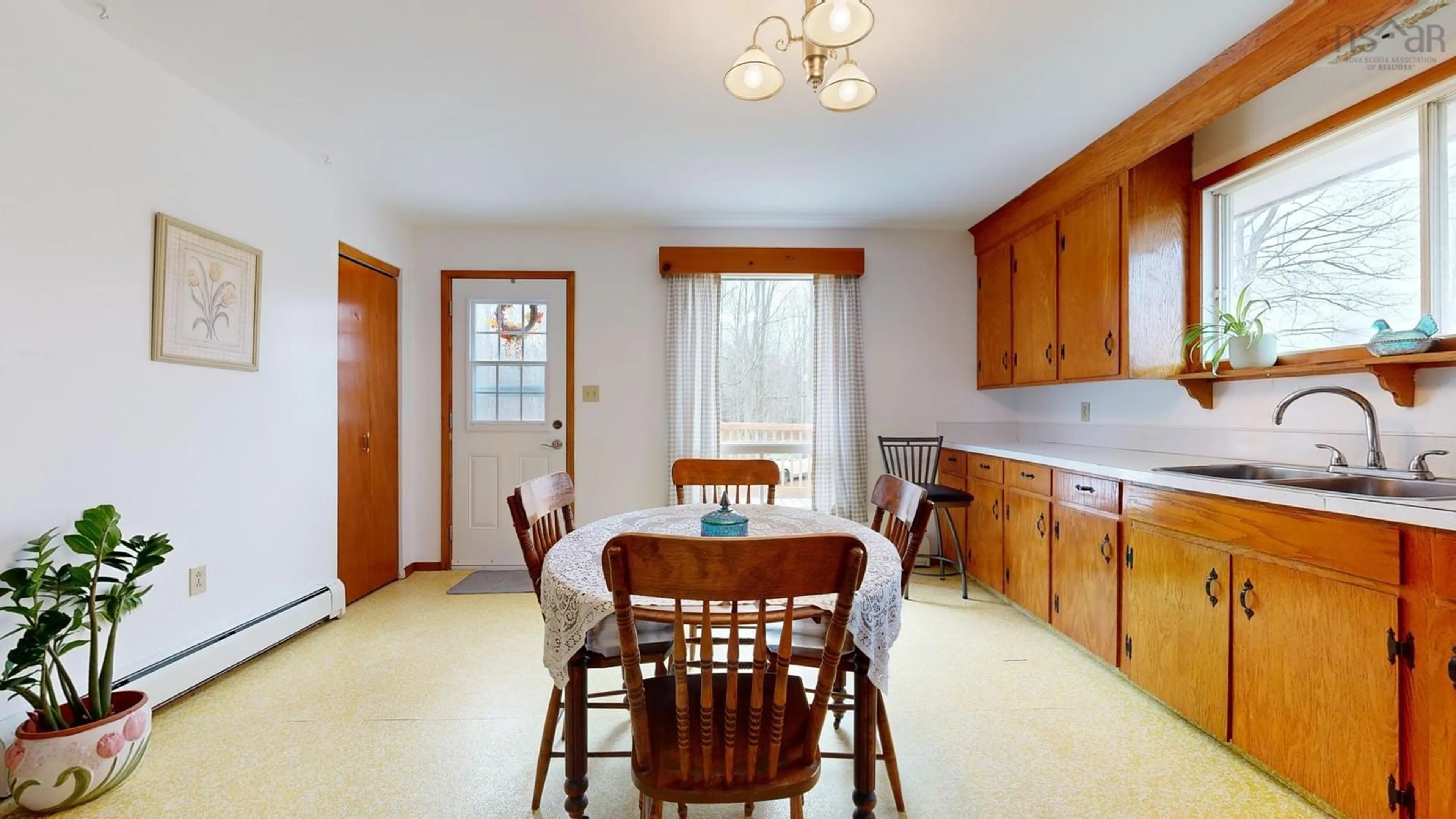 Dining room, wood floors, cottage for 4761 Brooklyn St, Somerset Nova Scotia B0P 1E0