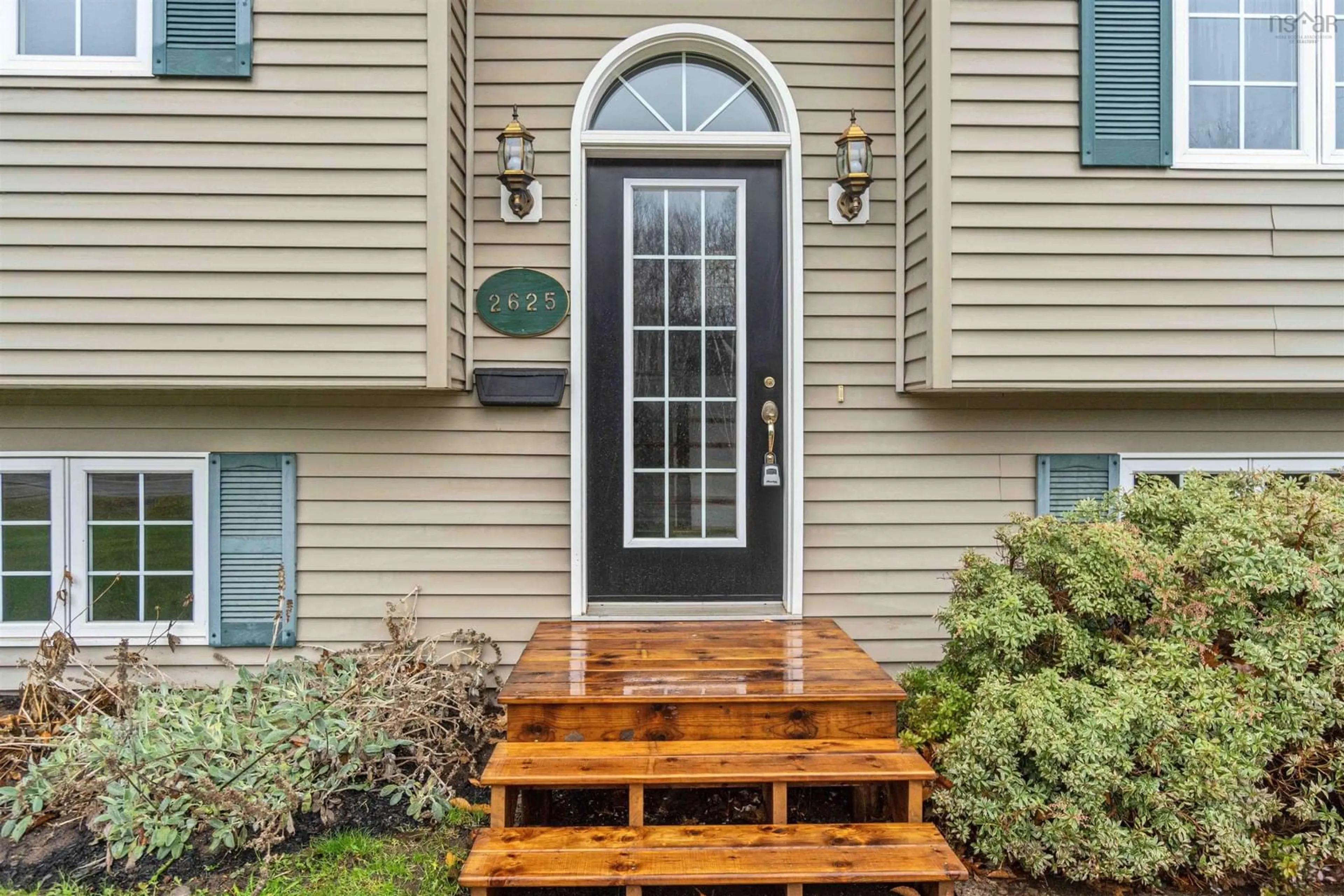 Indoor entryway, wood floors for 2625 Deep Hollow Rd, New Minas Nova Scotia B4N 3L2