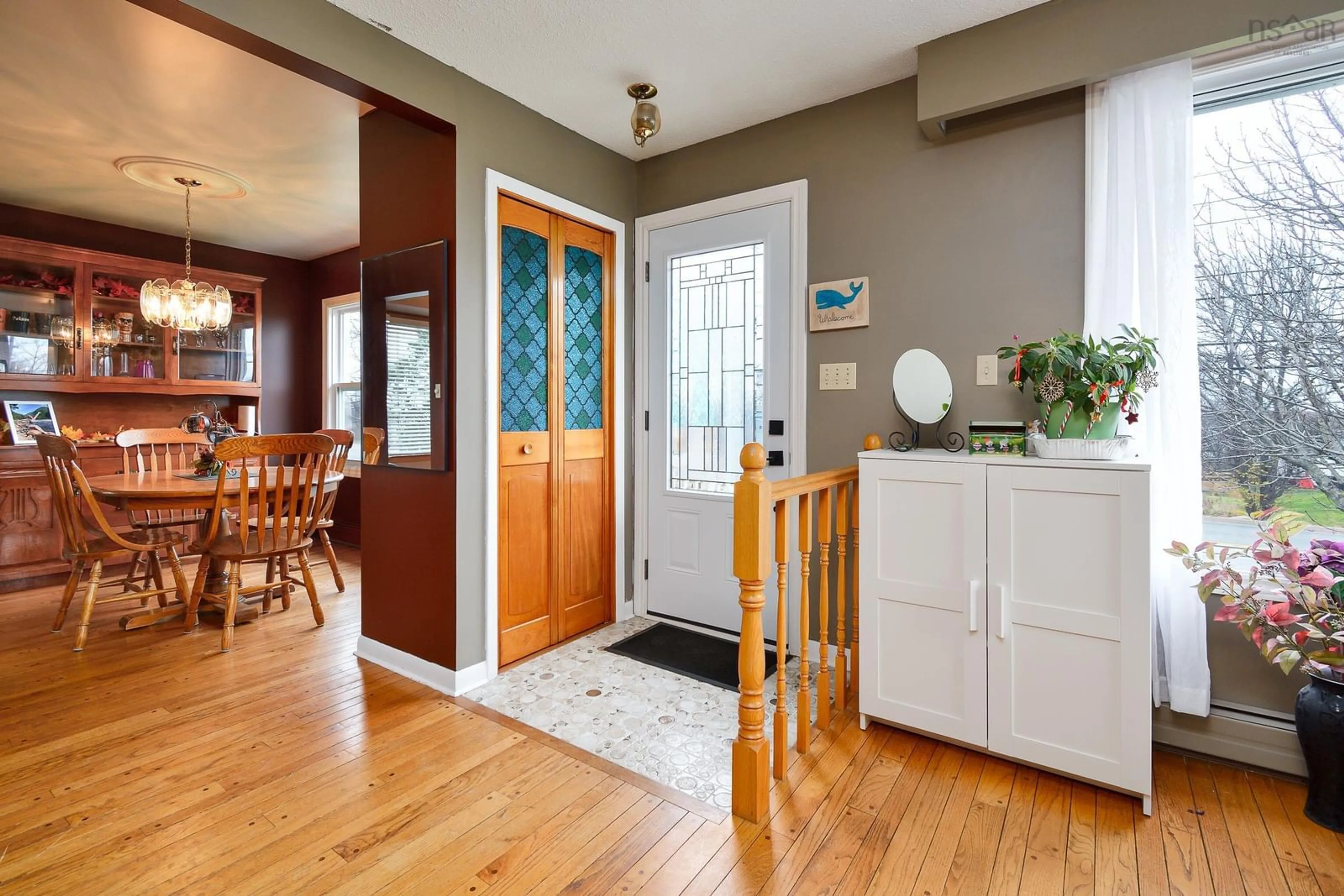 Indoor entryway, wood floors for 1101 Main St, Glace Bay Nova Scotia B1A 6G8