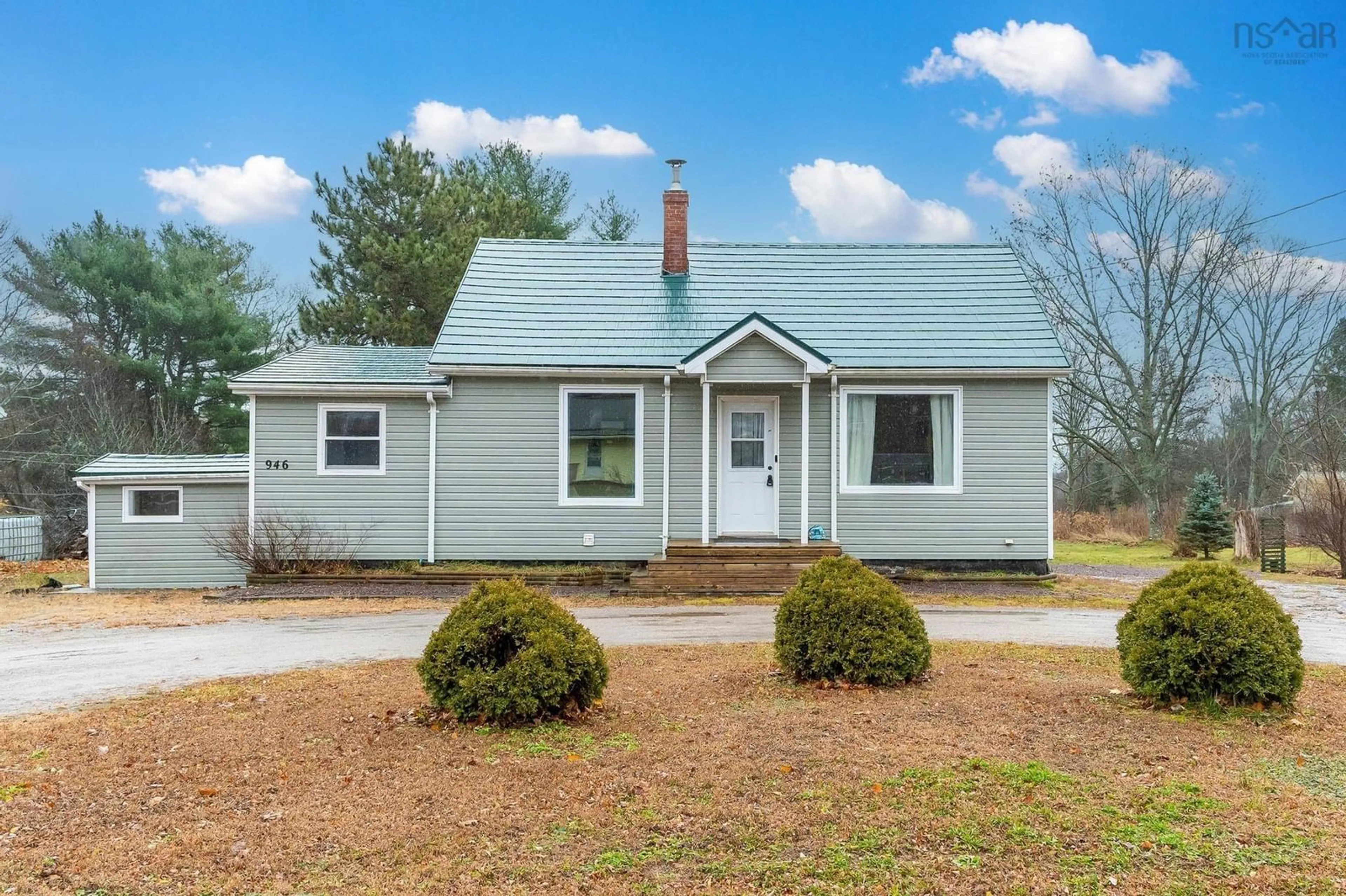 Frontside or backside of a home, cottage for 946 Main St, Kingston Nova Scotia B0P 1R0