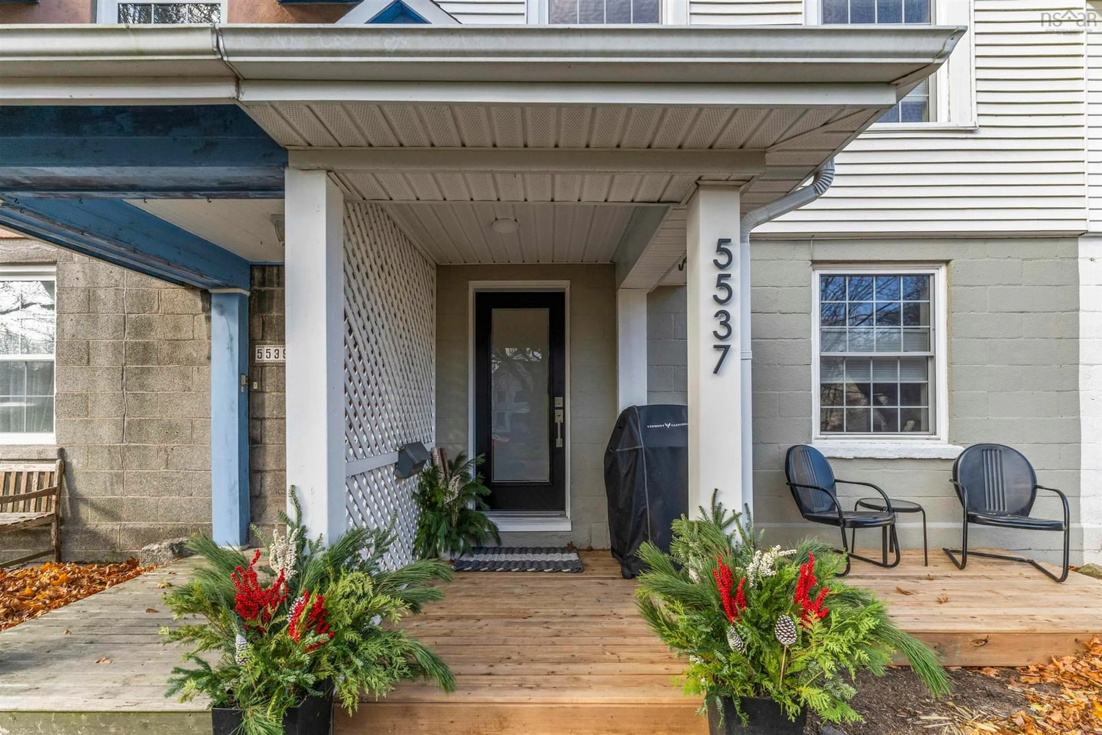 Indoor entryway, wood floors for 5537 Columbus Pl, Halifax Nova Scotia B3K 2G7