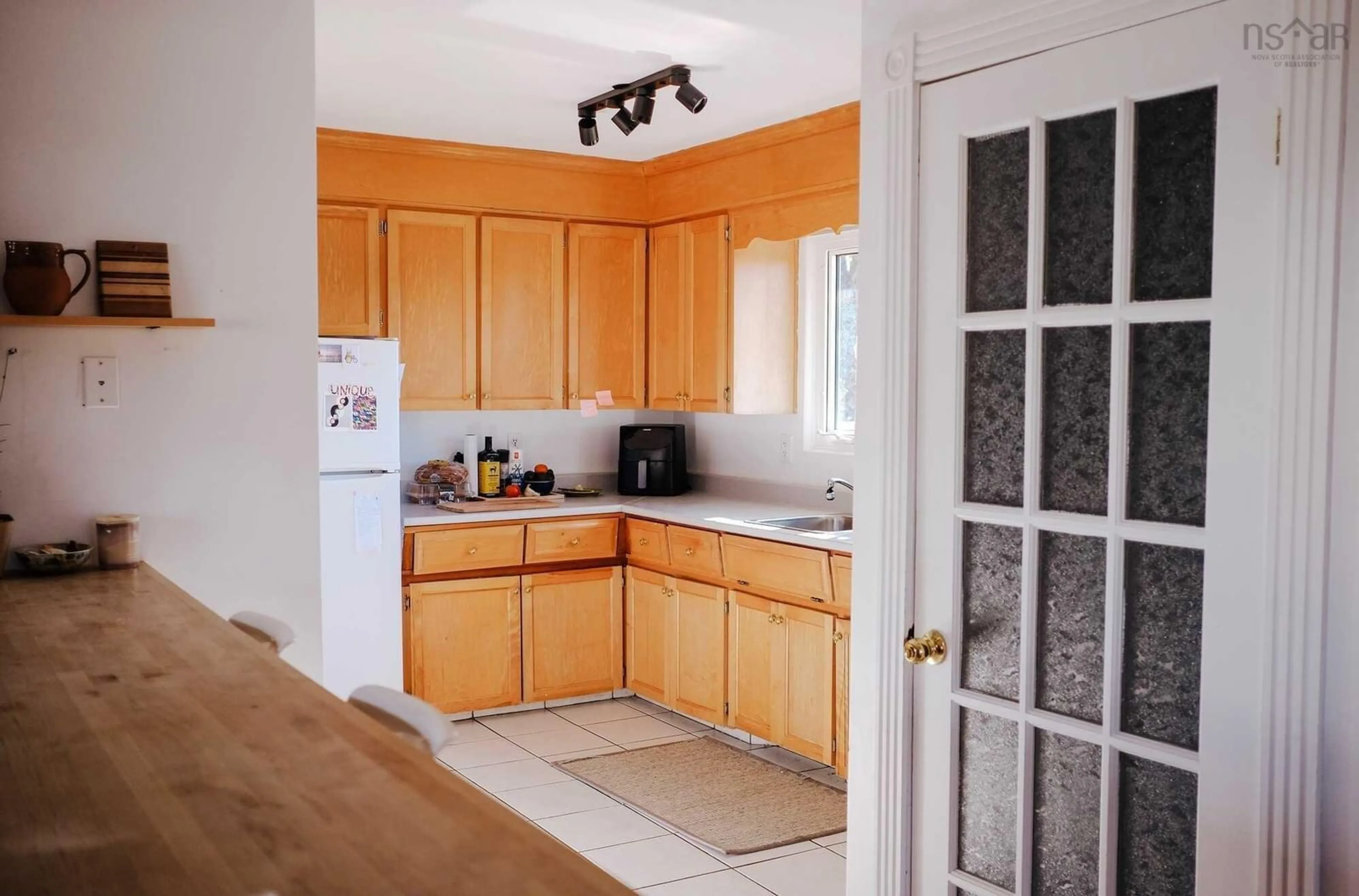 Standard kitchen, wood floors, cottage for 29 Pauline Cres, Dartmouth Nova Scotia B2W 2A5