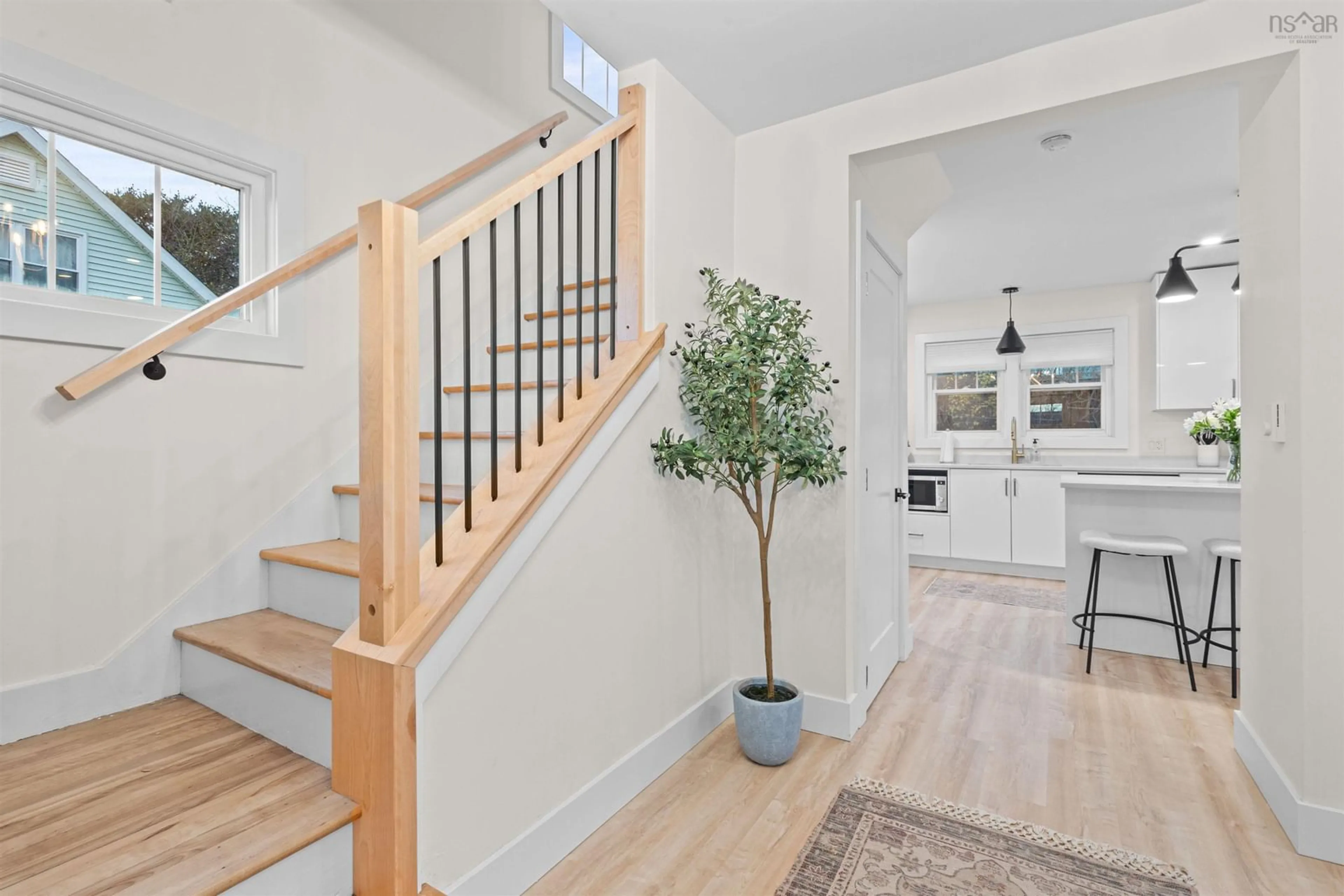 Indoor entryway, wood floors for 55 Central Ave, Halifax Nova Scotia B3N 2H5