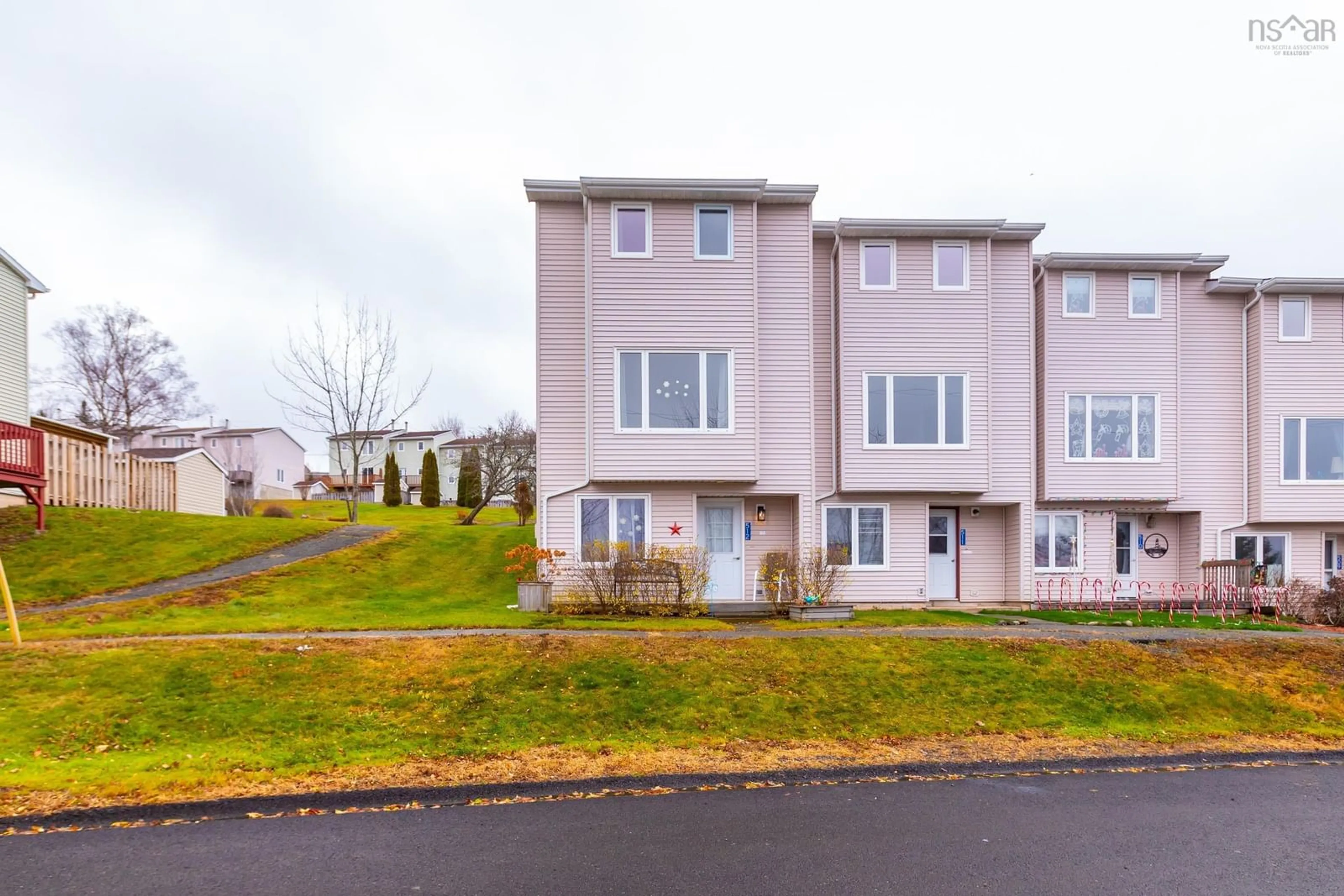 A pic from exterior of the house or condo, the street view for 512 Harbour View Crescent, Cornwallis Nova Scotia B0S 1H0