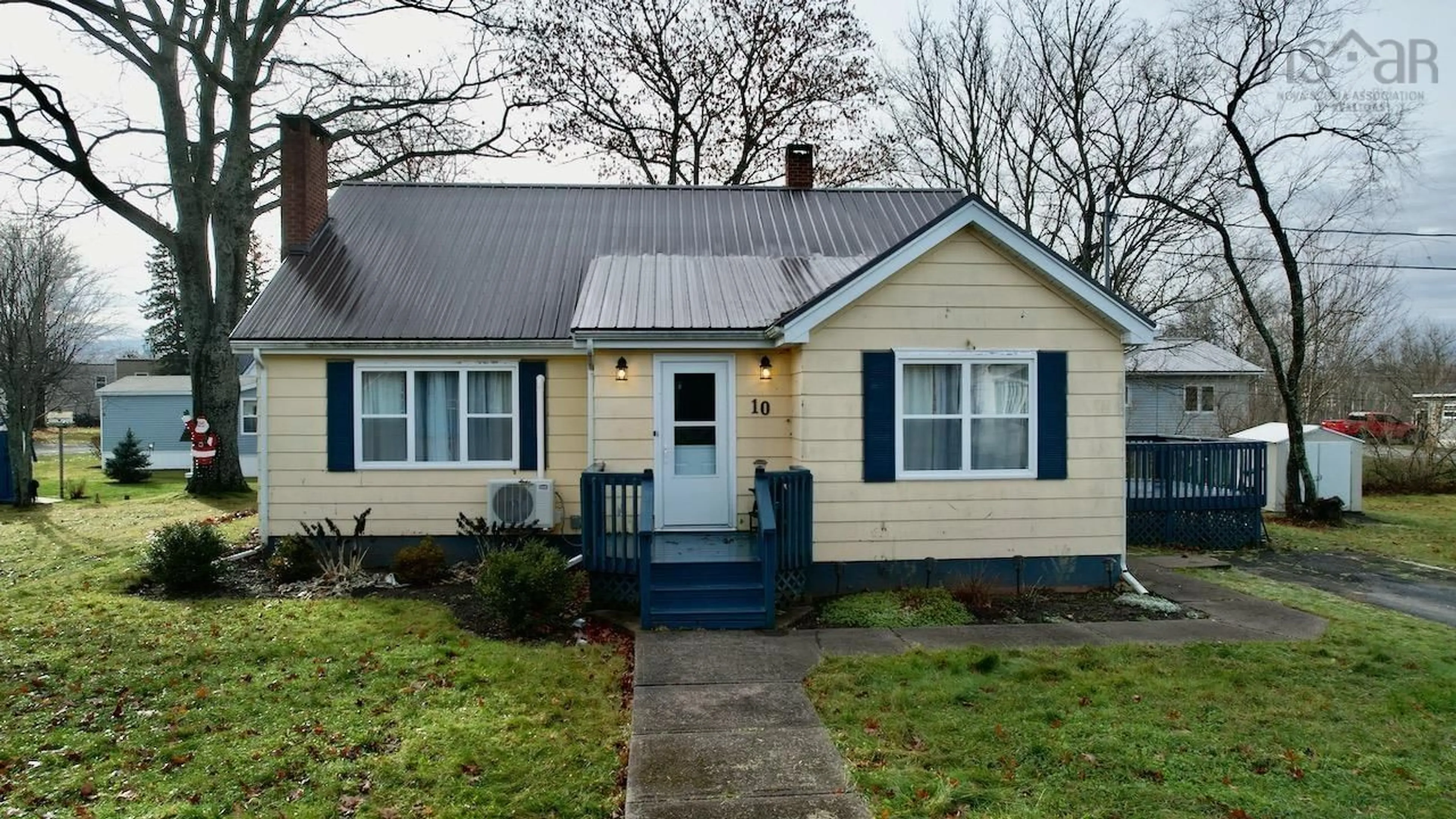 A pic from exterior of the house or condo, cottage for 10 Rideau St, Oxford Nova Scotia B0M 1P0