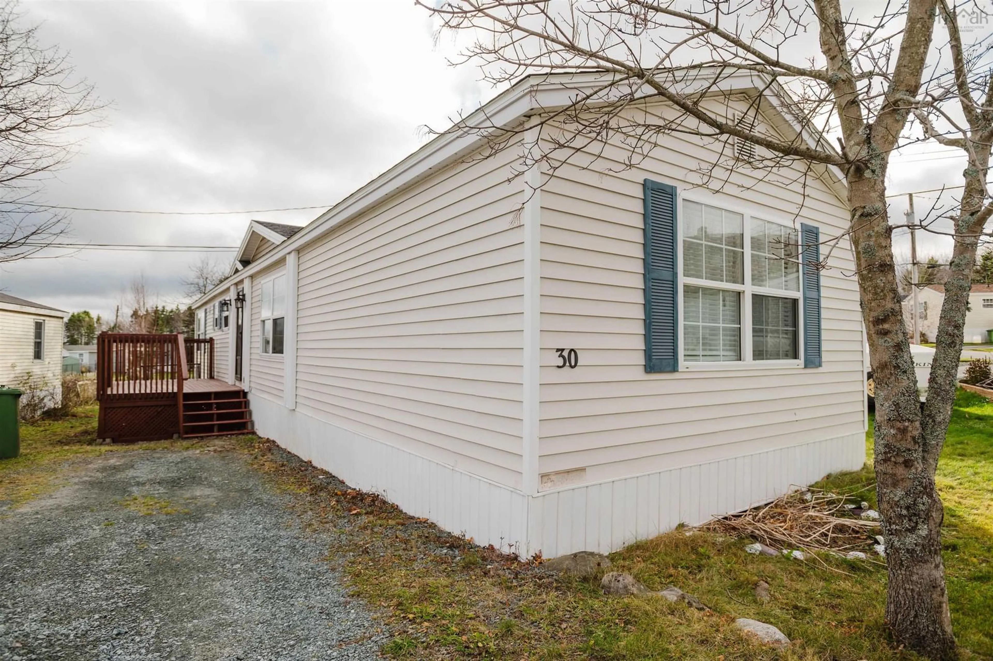 Home with vinyl exterior material for 30 Earleton Ave, Dartmouth Nova Scotia B2Y 2A7