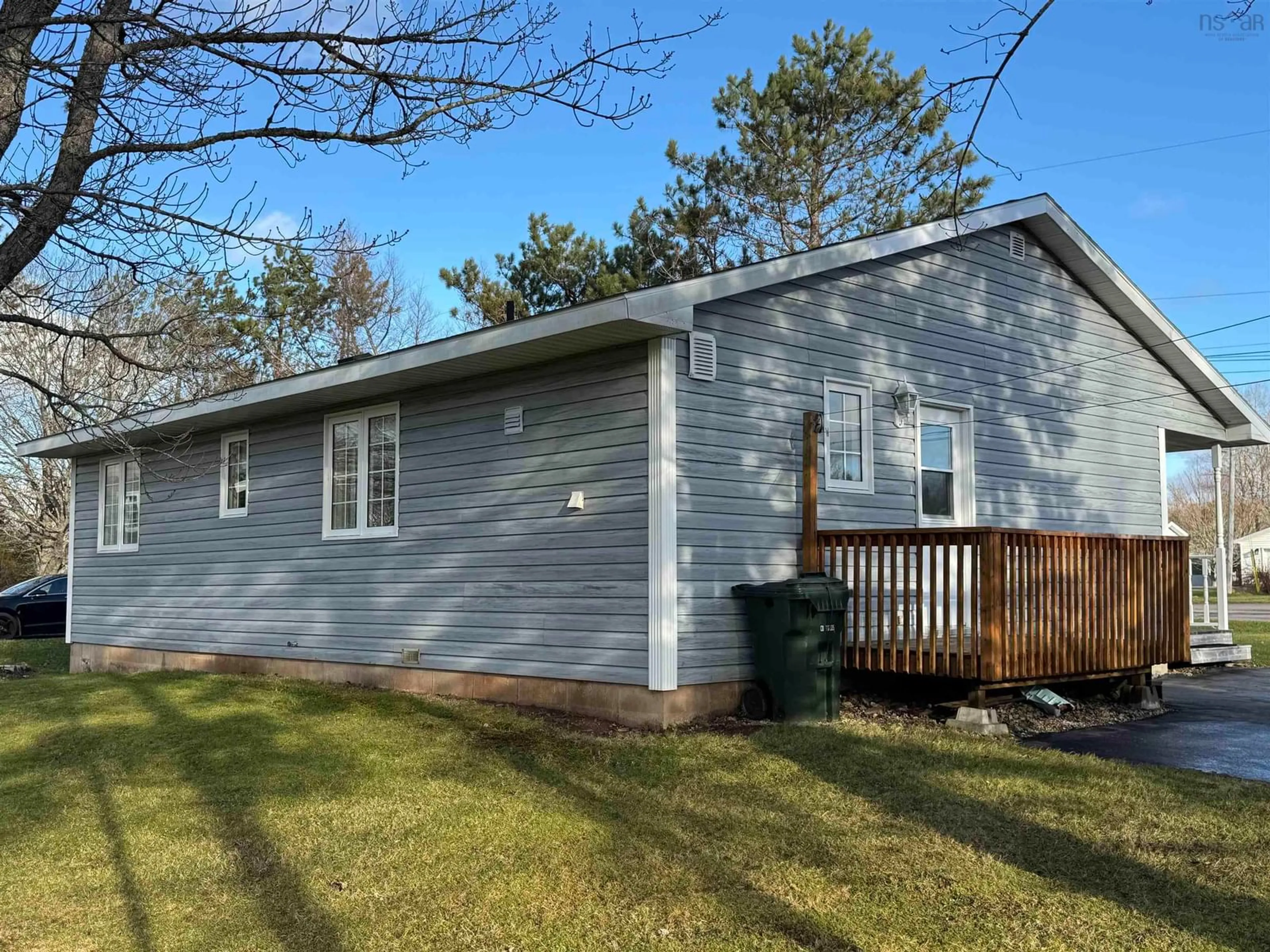 Home with vinyl exterior material for 162 Fairhaven Dr, Westmount Nova Scotia B1R 1N5