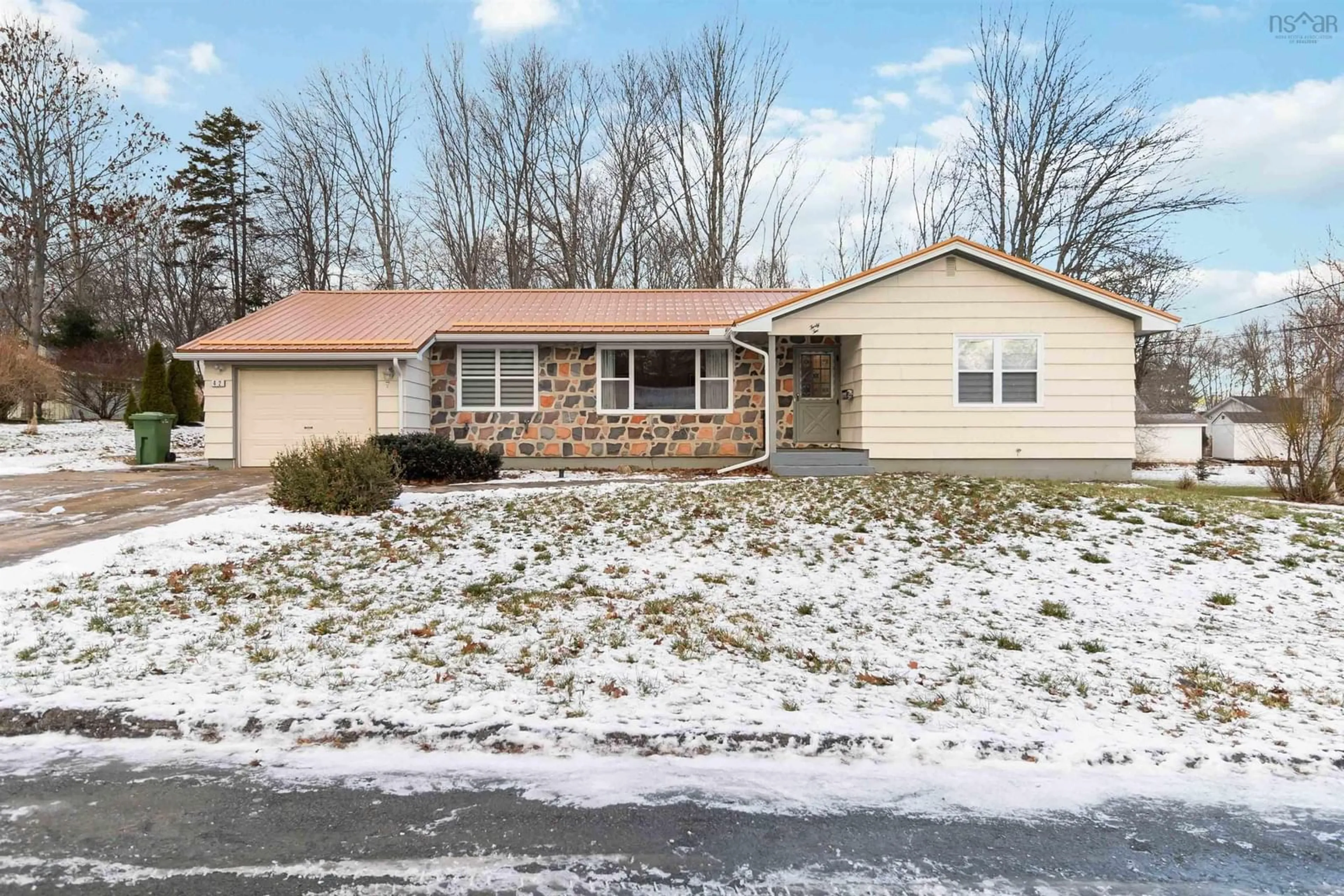 Home with vinyl exterior material, street for 42 Central St, Bridgewater Nova Scotia B4V 1Y8