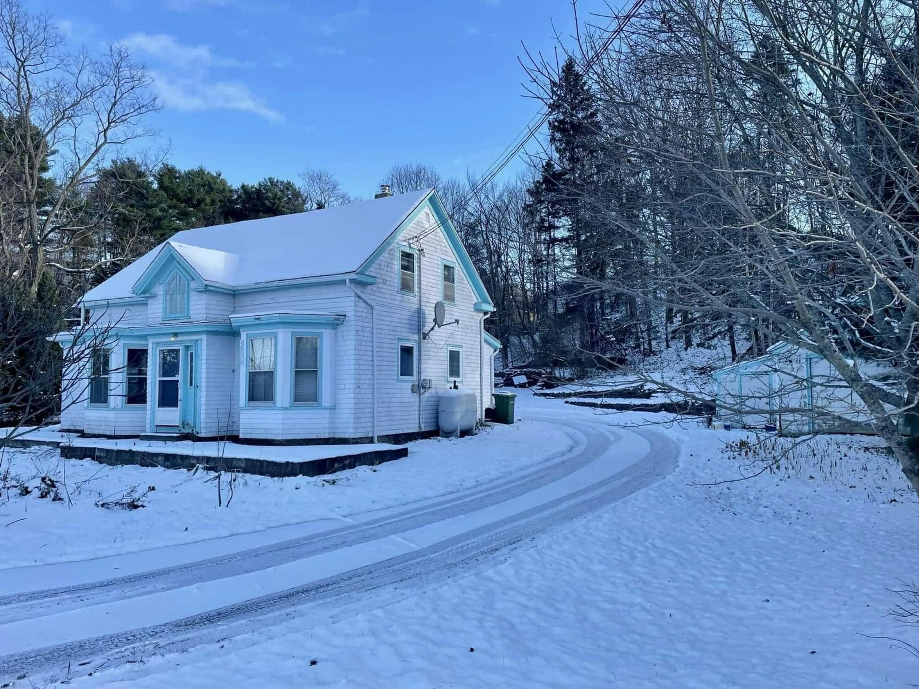 A pic from outside/outdoor area/front of a property/back of a property/a pic from drone, street for 5806 Prospect Rd, New Minas Nova Scotia B4N 3K4