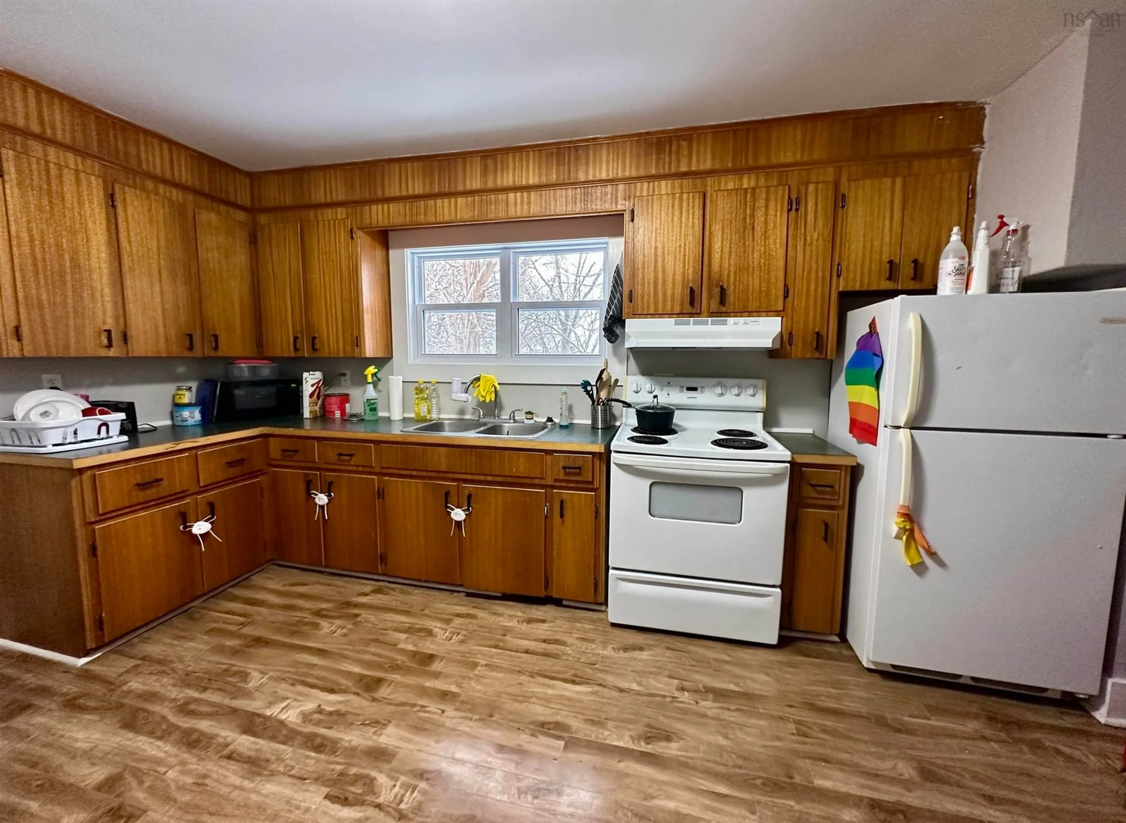 Standard kitchen, wood/laminate floor for 45 Prospect Ave, Kentville Nova Scotia B4N 2L7