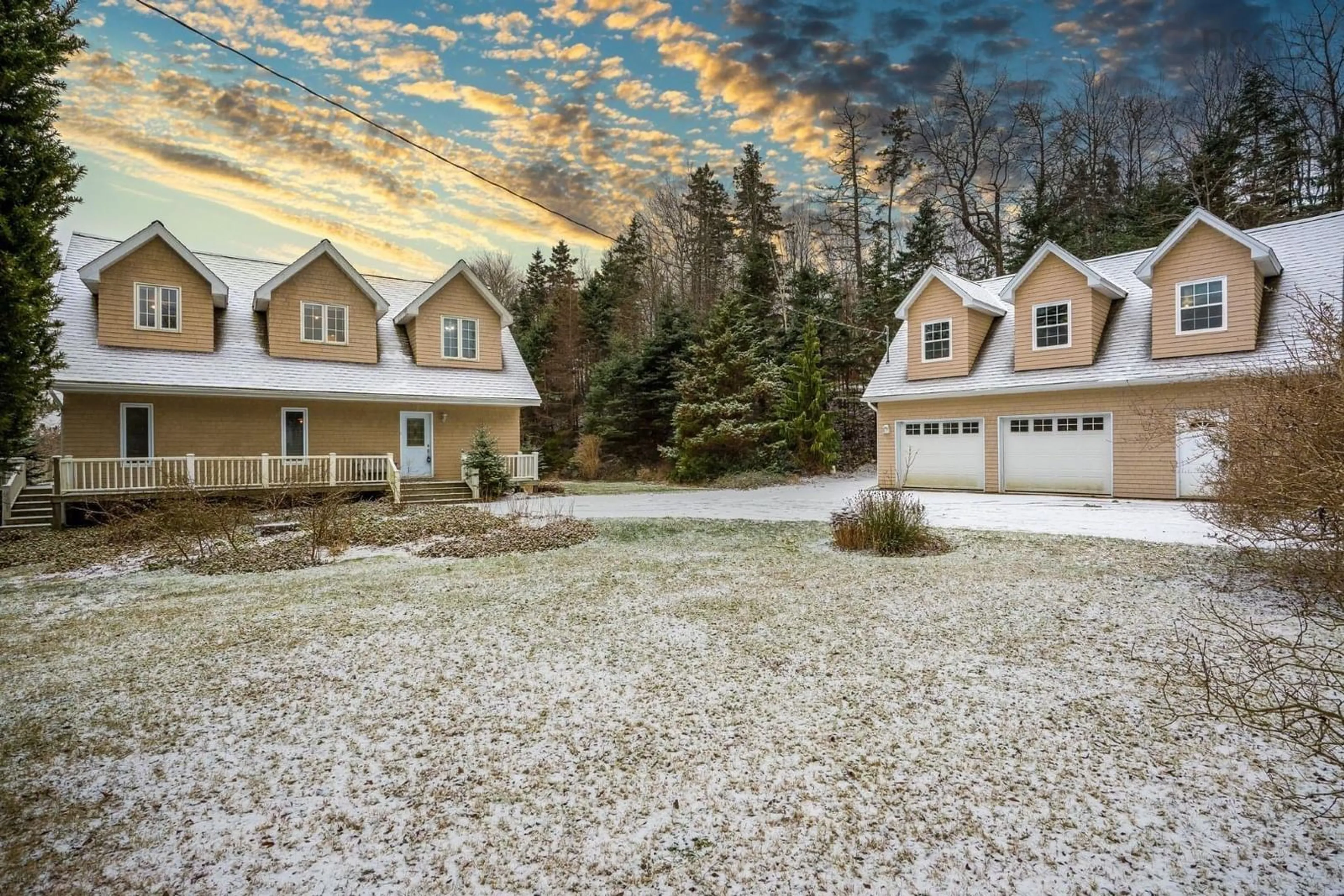 A pic from outside/outdoor area/front of a property/back of a property/a pic from drone, unknown for 6146 St. Margaret's Bay Rd, Head Of St. Margarets Bay Nova Scotia B3Z 2C4