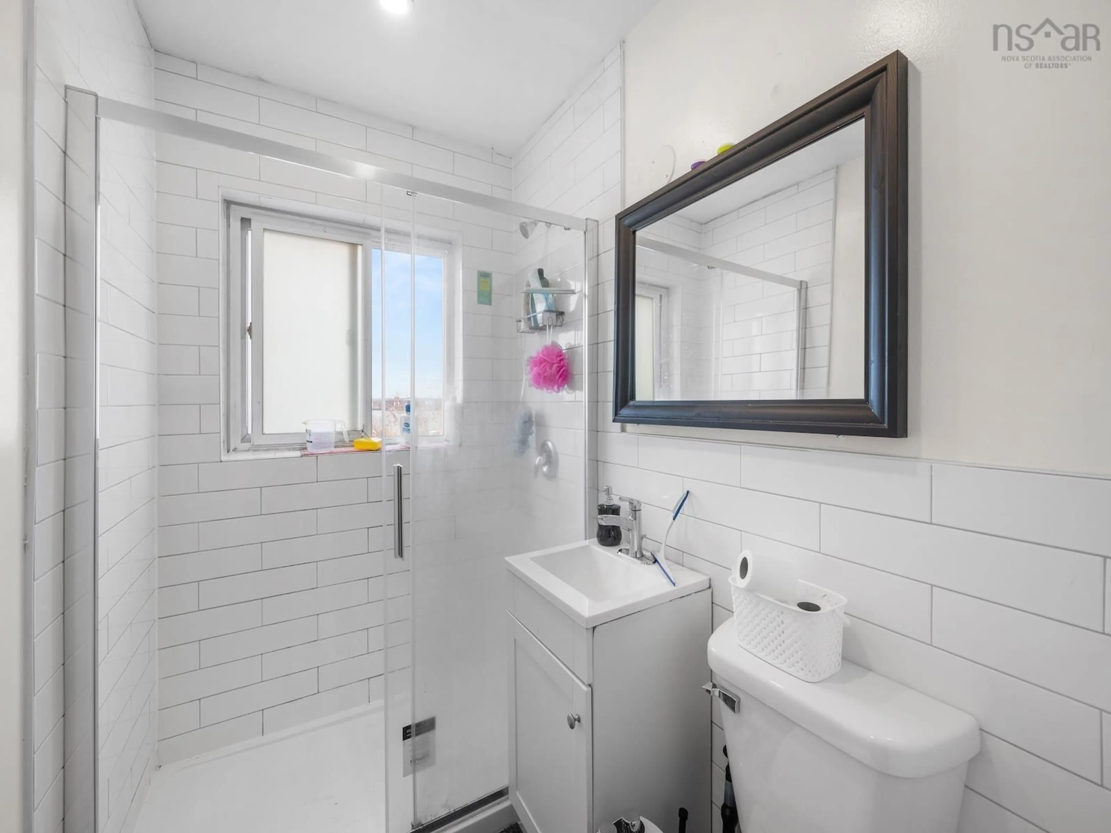 Standard bathroom, ceramic/tile floor for 14 Novawood Dr, Dartmouth Nova Scotia B2W 1B9