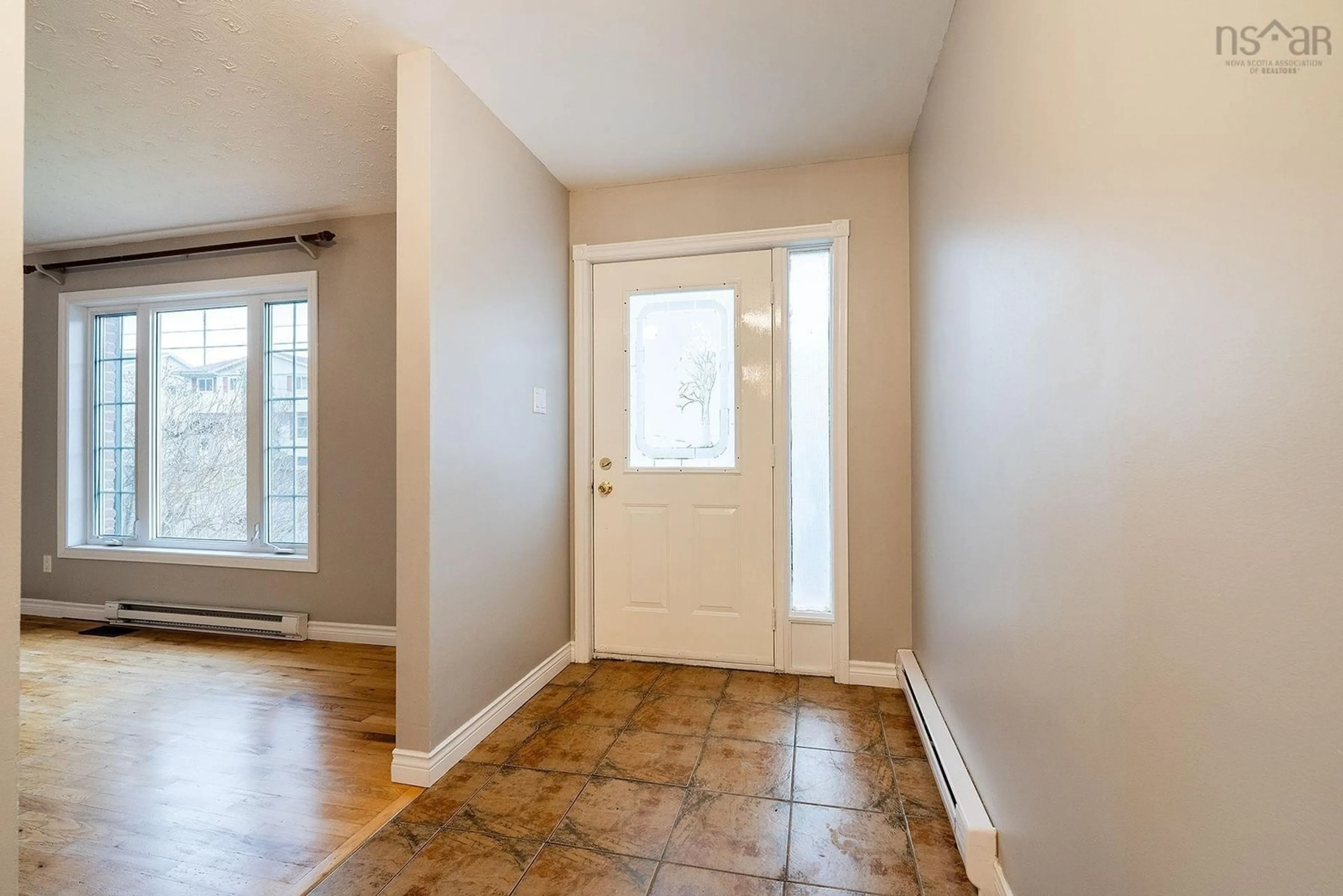 Indoor entryway for 33 Judy Anne Crt, Lower Sackville Nova Scotia B4C 3X8