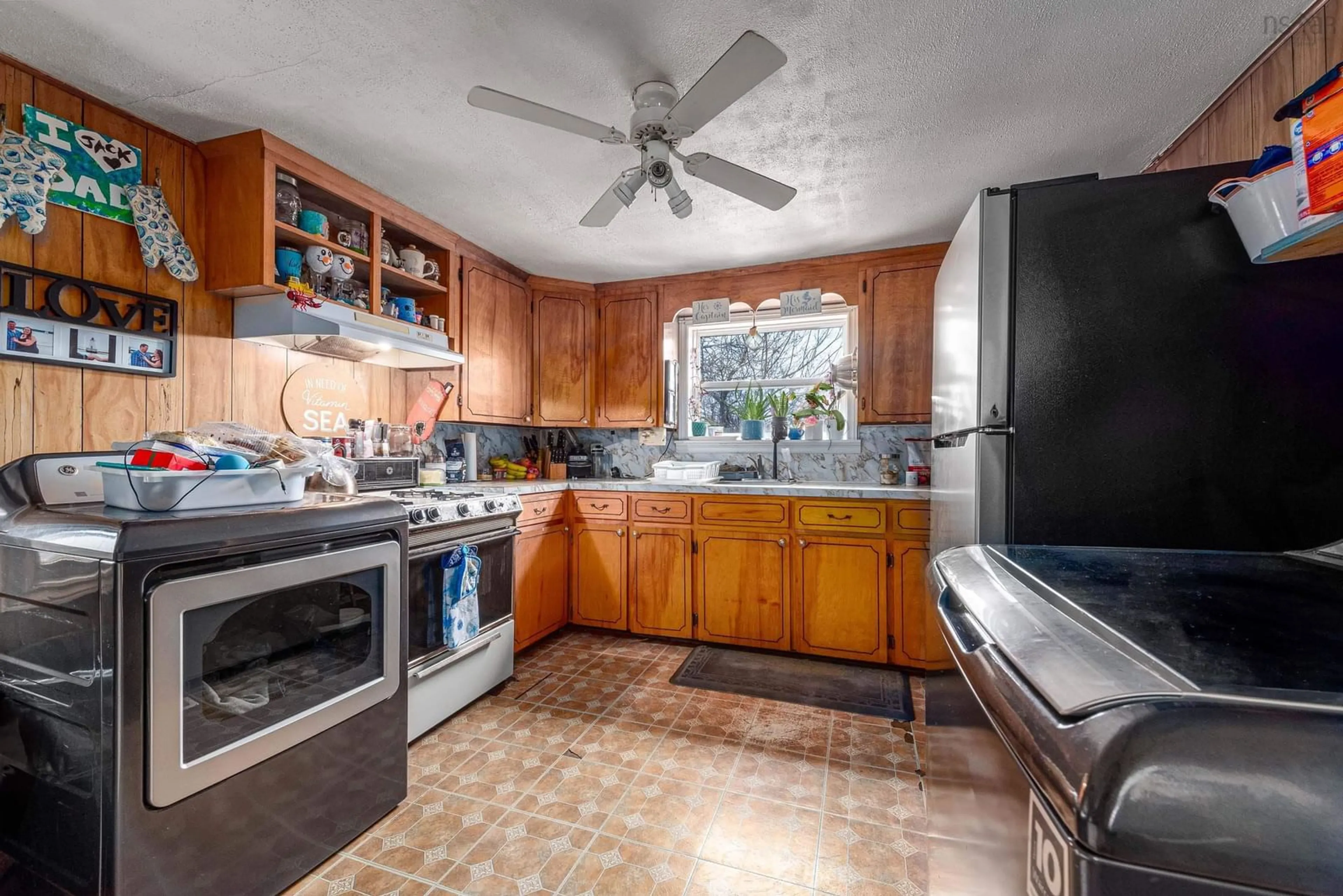 Standard kitchen, ceramic/tile floor for 80 Old Halifax Rd, Newport Station Nova Scotia B0N 2T0