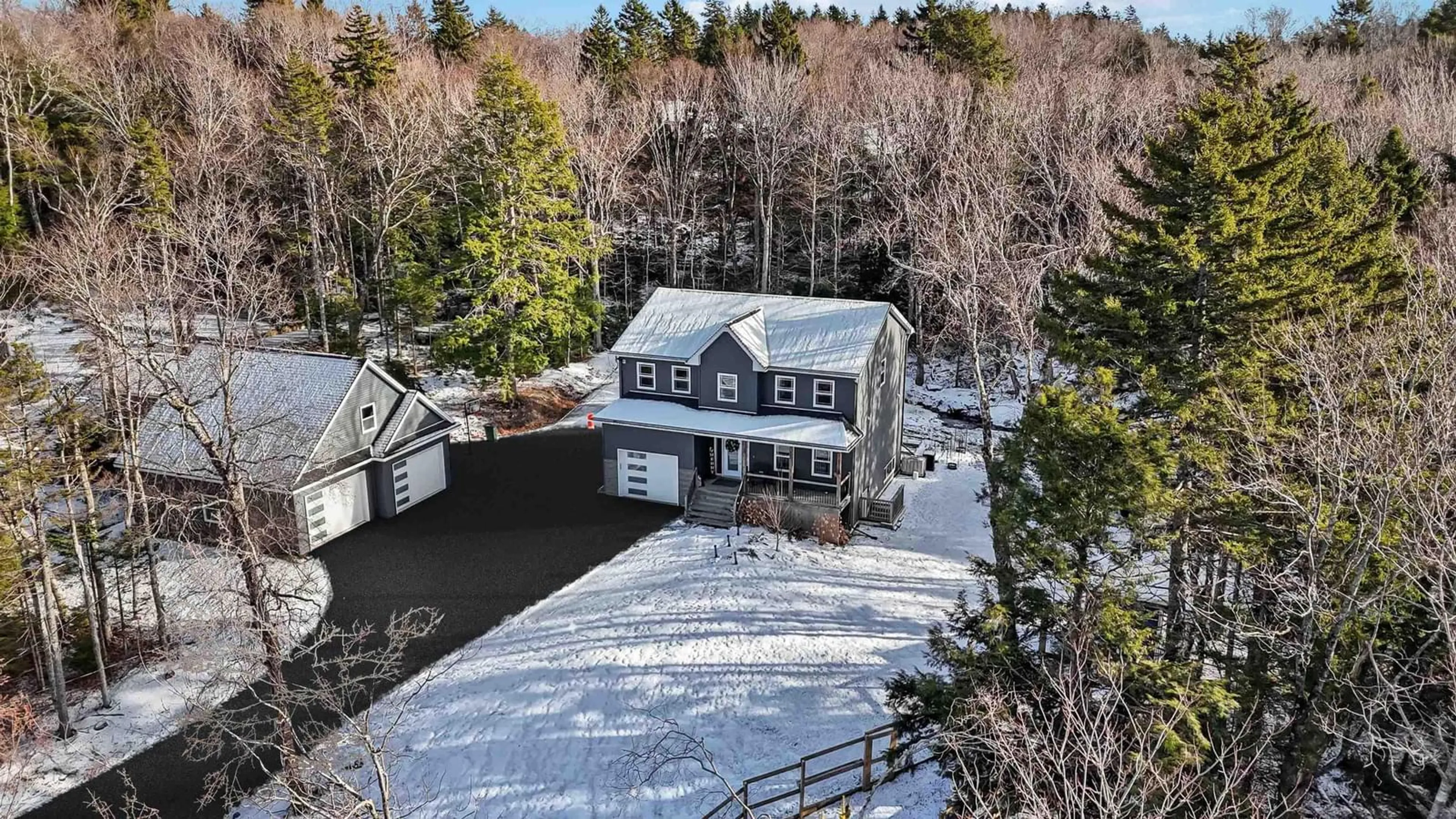 A pic from outside/outdoor area/front of a property/back of a property/a pic from drone, water/lake/river/ocean view for 168 Kernwood Dr, Middle Sackville Nova Scotia B4E 0G6