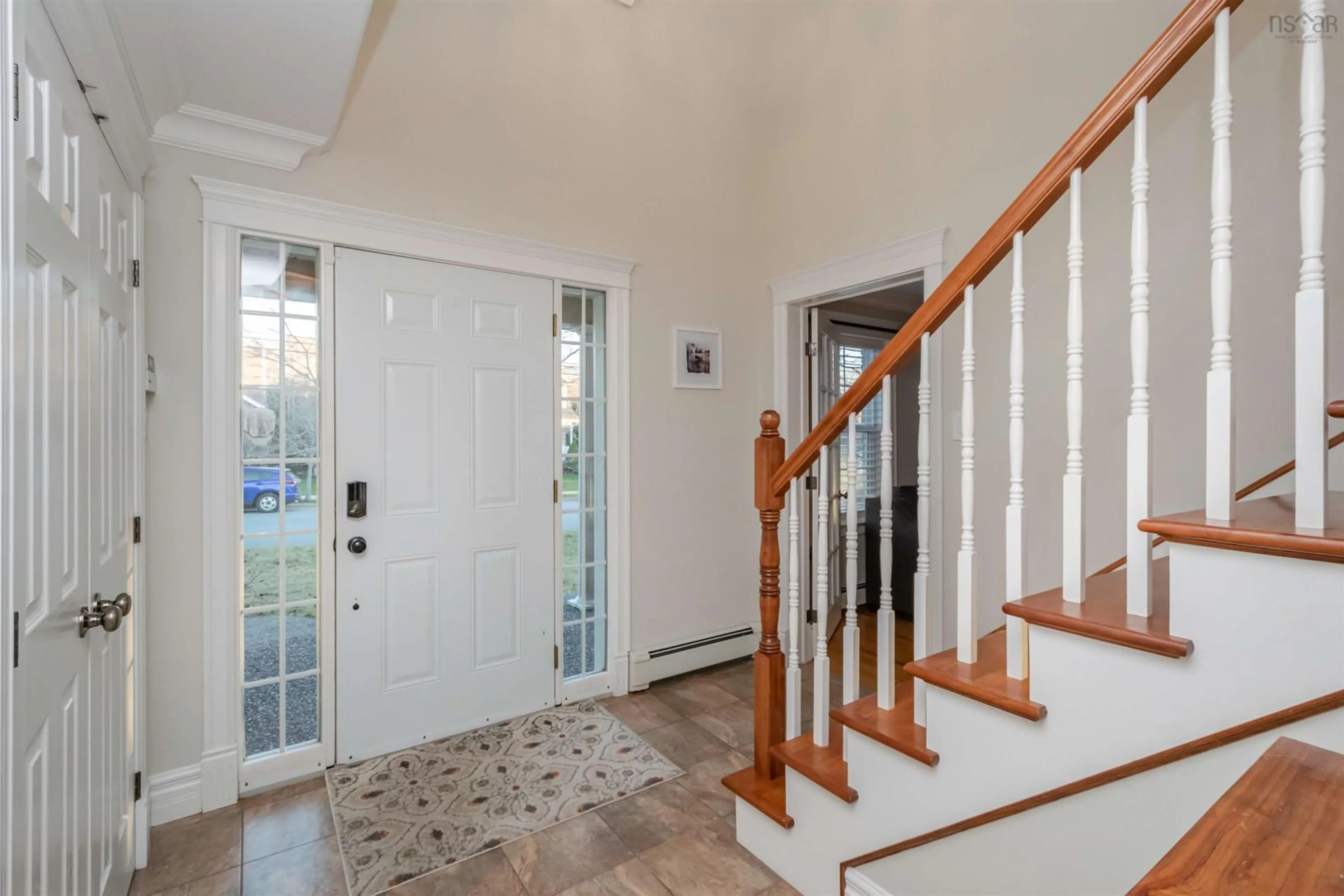 Indoor entryway for 400 Portland Hills Dr, Dartmouth Nova Scotia B2W 6R3