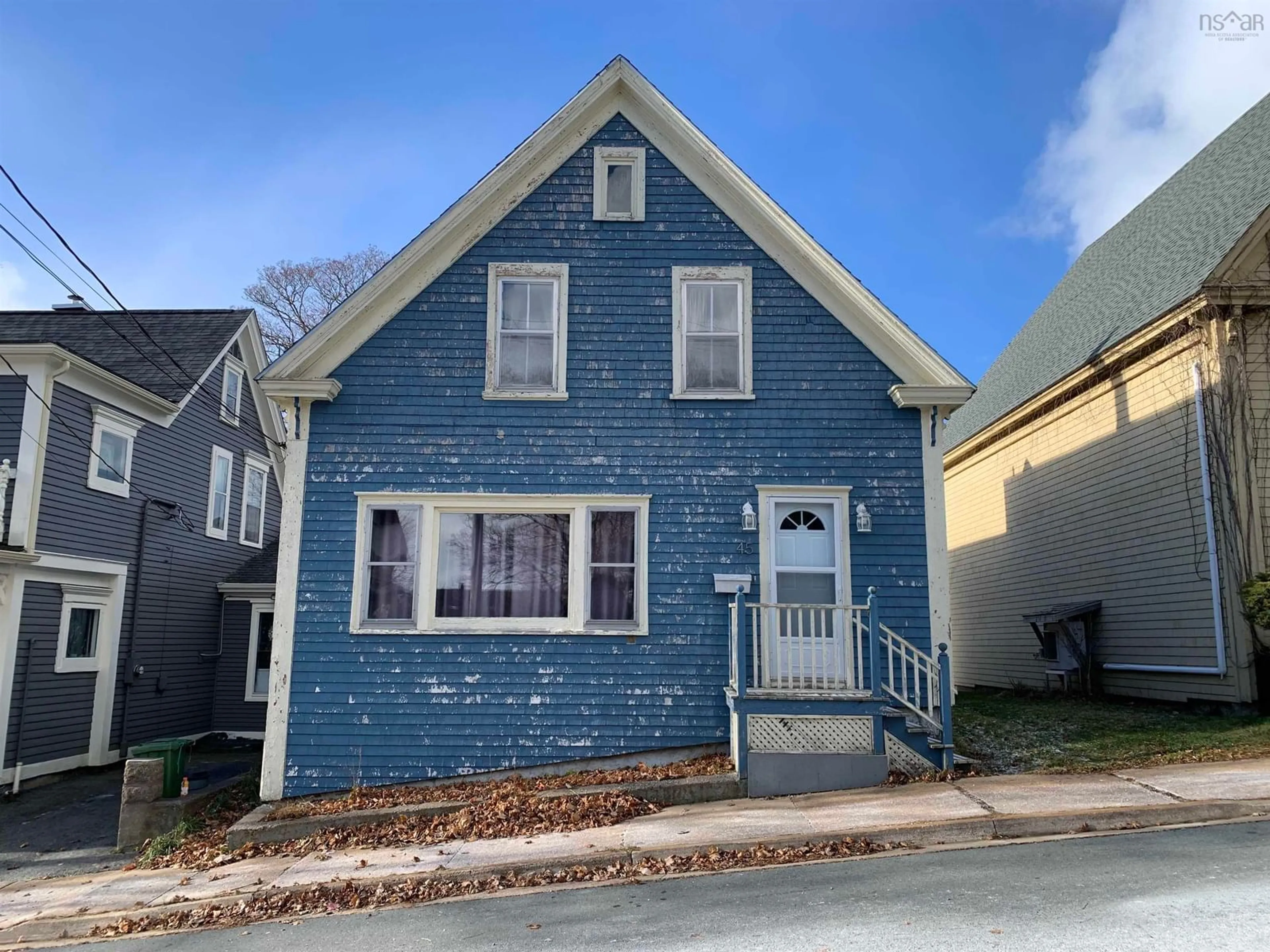 Home with vinyl exterior material, street for 45 Kaulbach St, Lunenburg Nova Scotia B0J 2C0