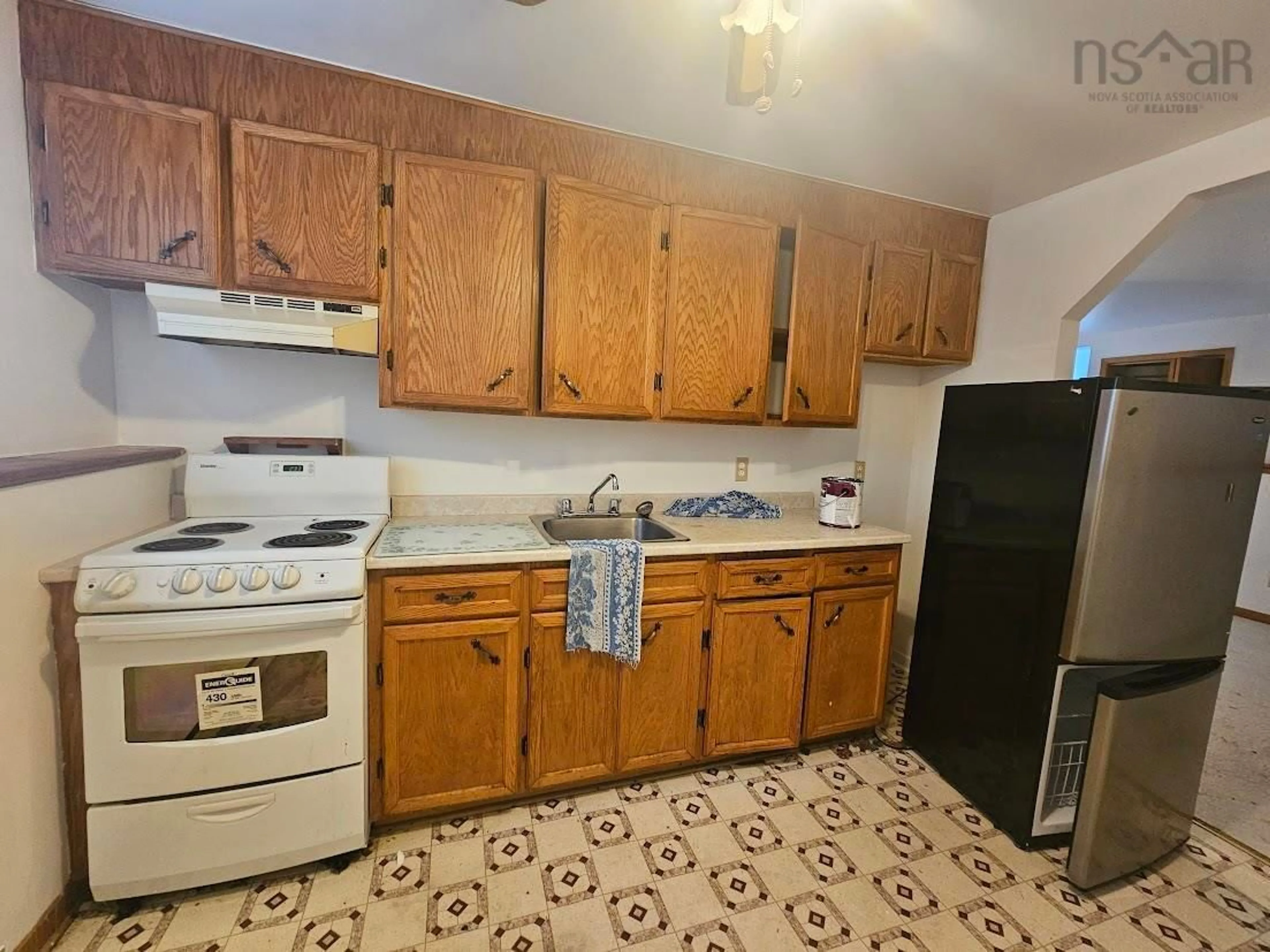 Standard kitchen, unknown for 21-23 Newbury St, Sydney Nova Scotia B1P 3P7