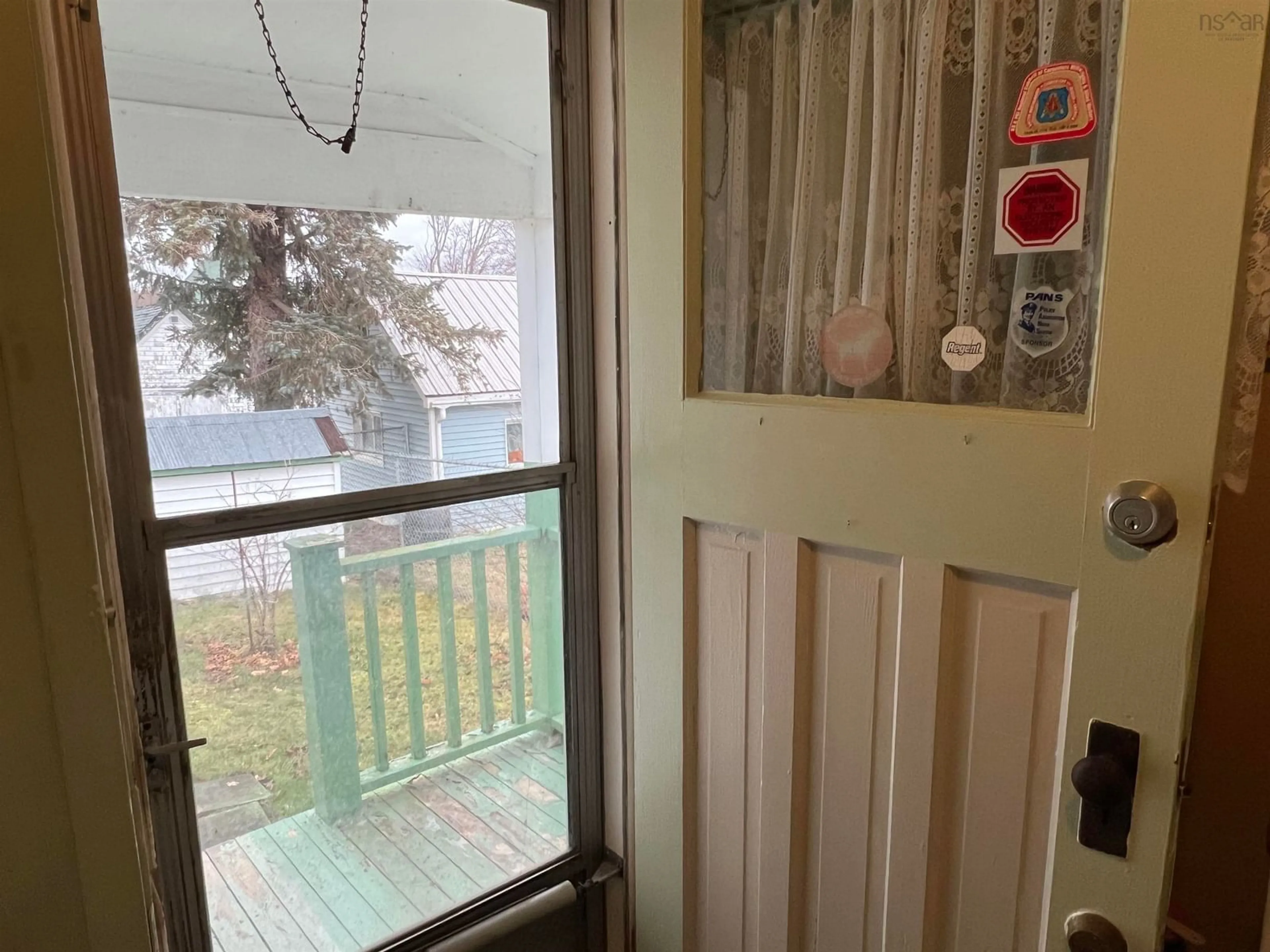 Indoor entryway for 20 High St, Plymouth Nova Scotia B2H 5C5