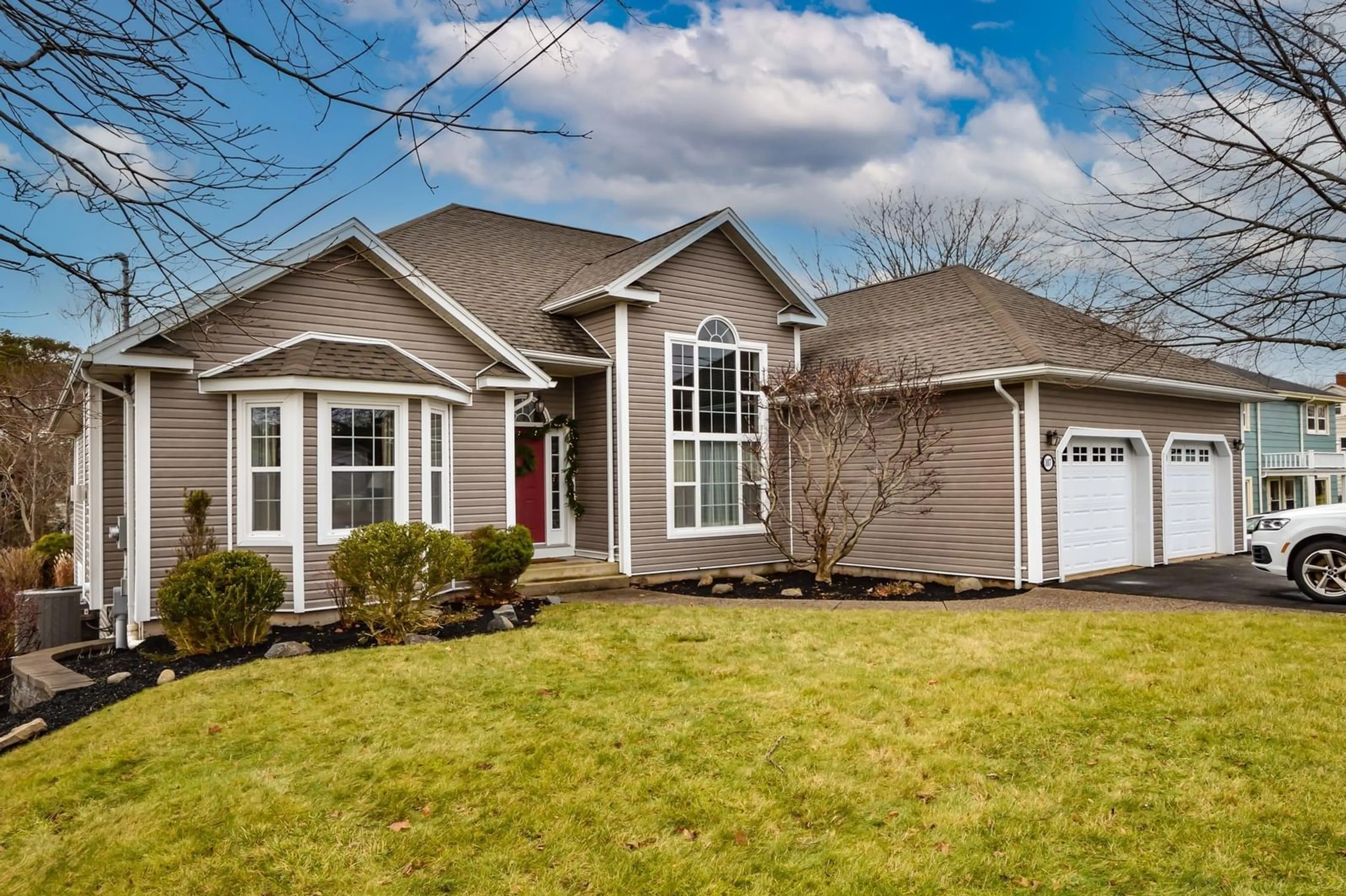 Home with vinyl exterior material, street for 107 Dufferin St, Lunenburg Nova Scotia B0J 2C0