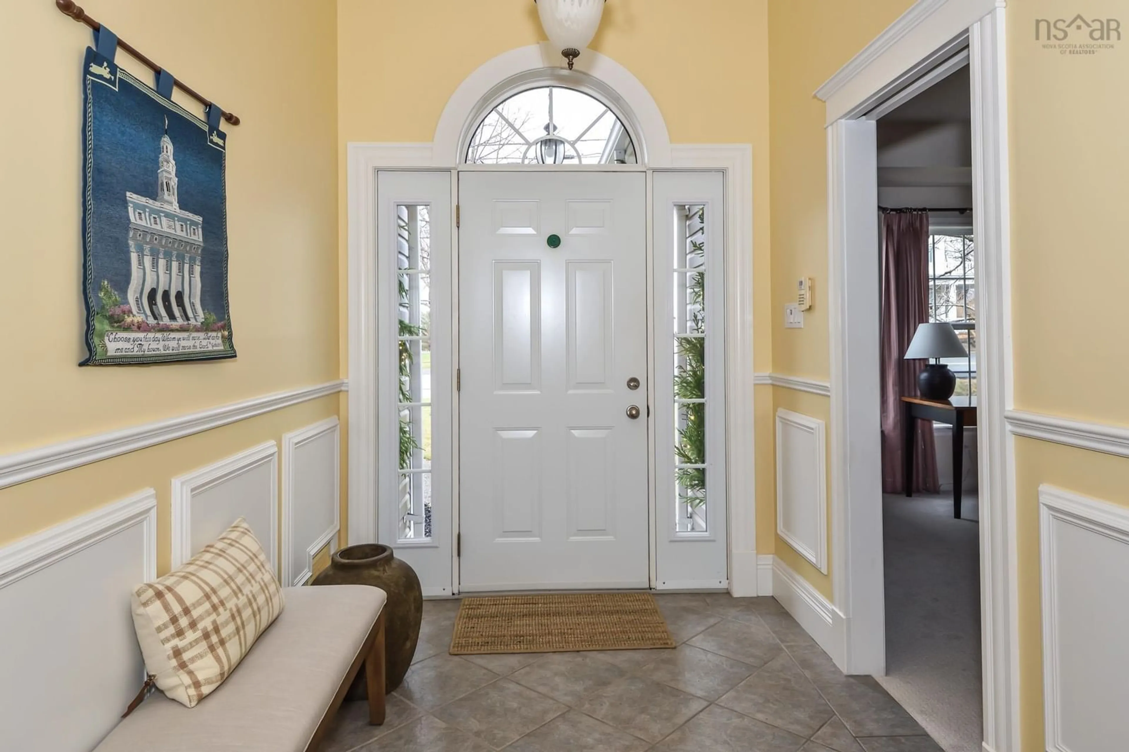 Indoor entryway for 107 Dufferin St, Lunenburg Nova Scotia B0J 2C0