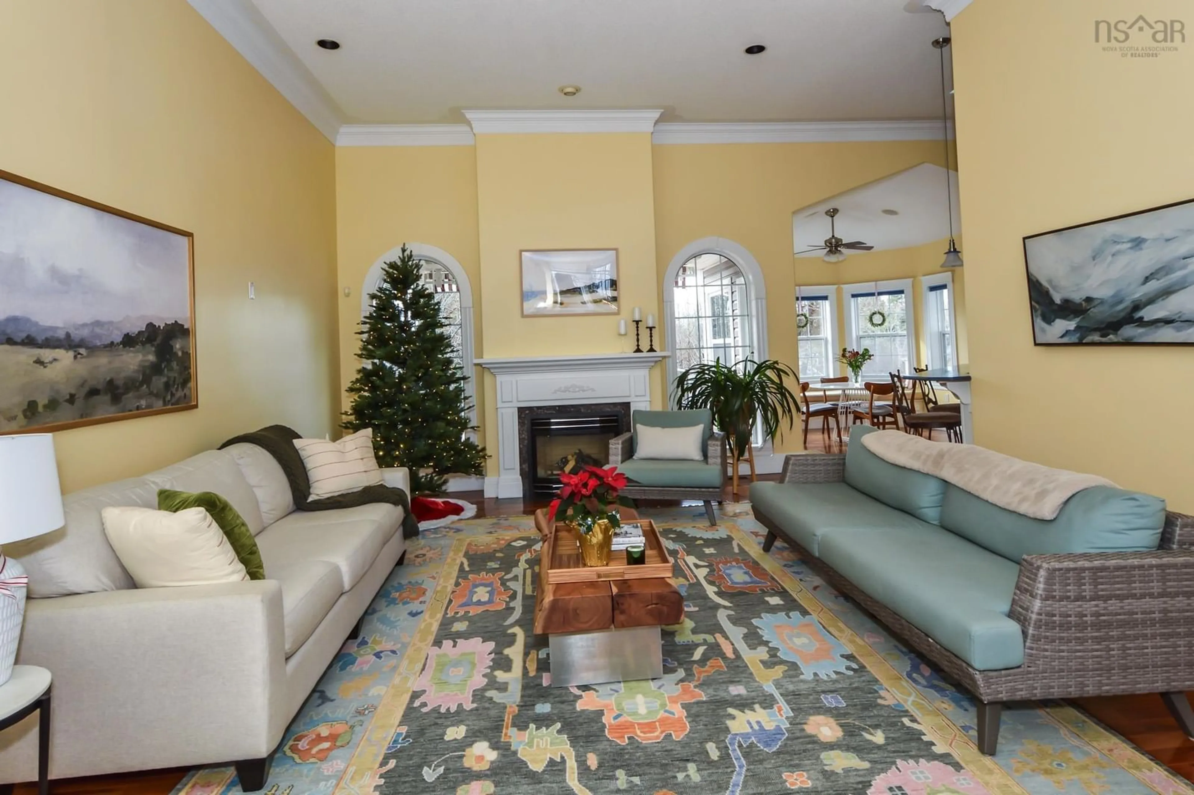 Lobby for 107 Dufferin St, Lunenburg Nova Scotia B0J 2C0