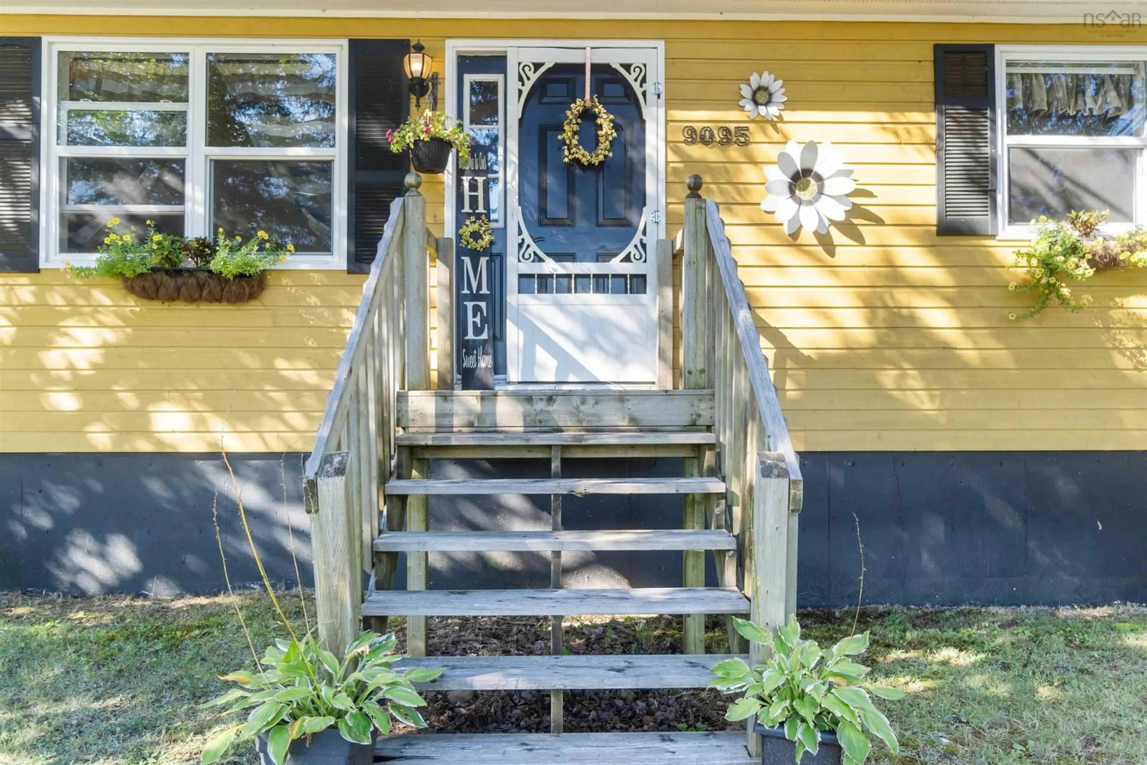 Indoor entryway for 9095 Highway 10, Nictaux Nova Scotia B0S 1P0