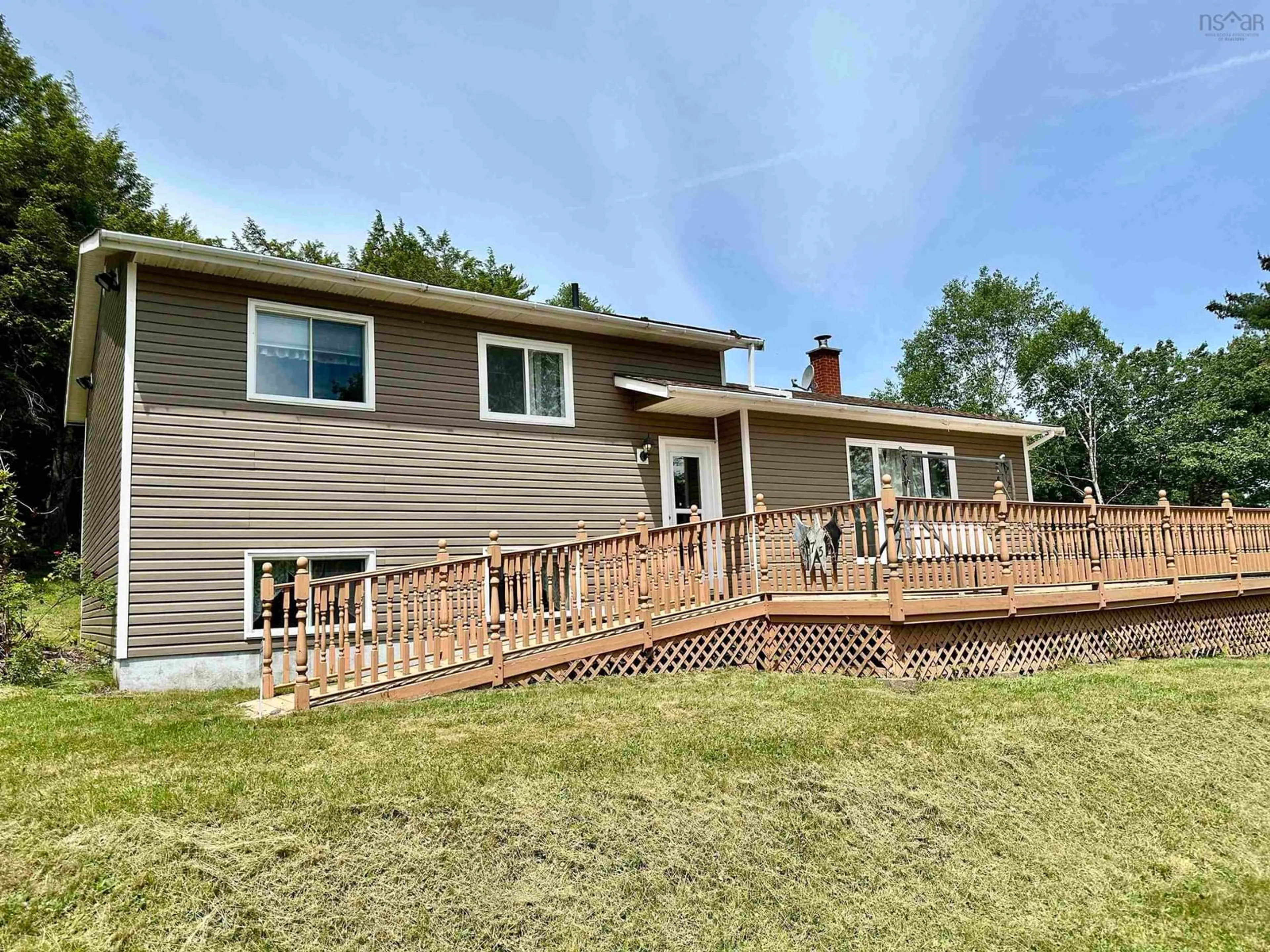 Home with vinyl exterior material, water/lake/river/ocean view for 75 Tupper St, Milton Nova Scotia B0T 1P0