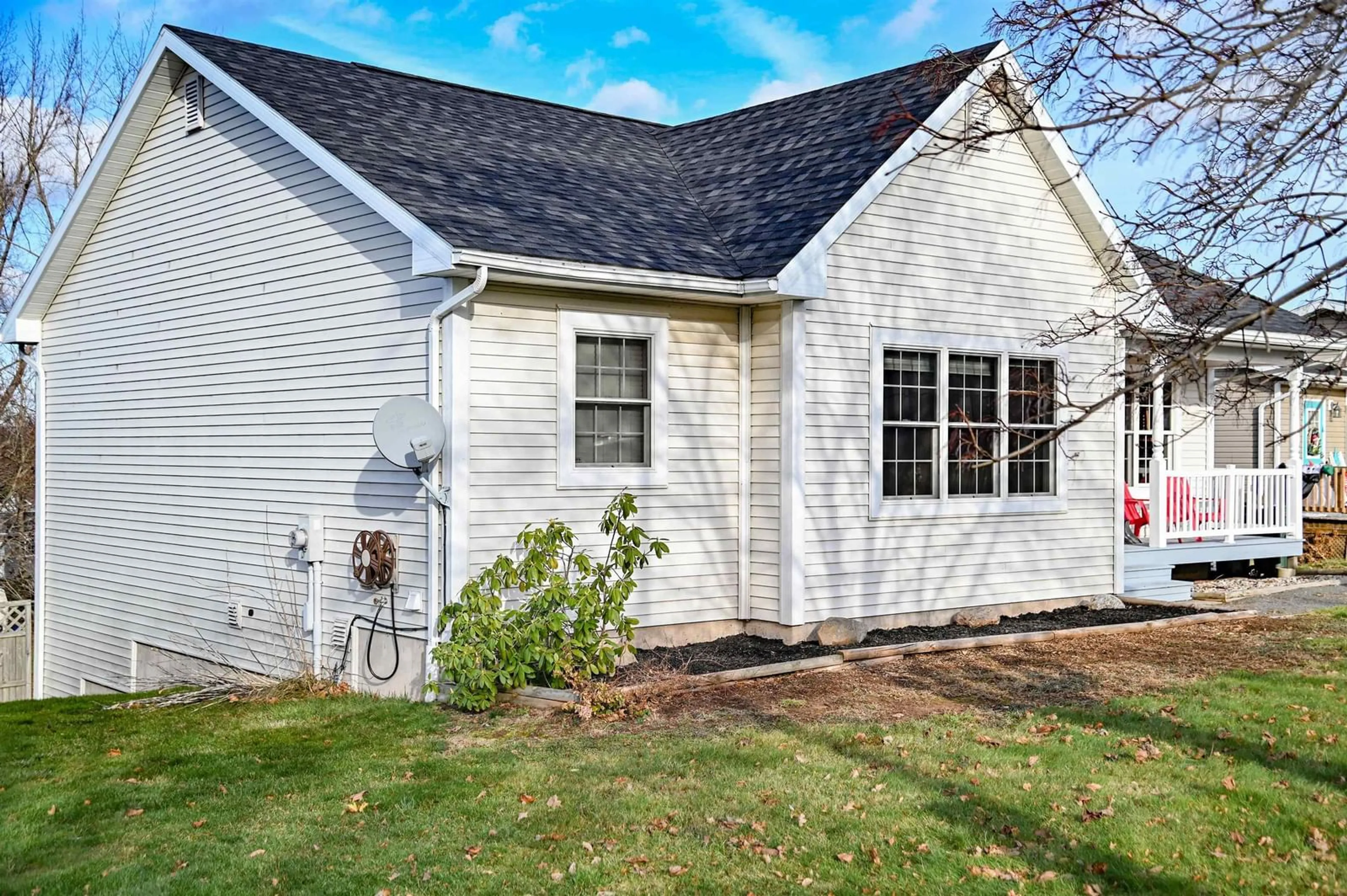 Home with vinyl exterior material, street for 34 Hillcrest Ave, Kentville Nova Scotia B4N 1X2