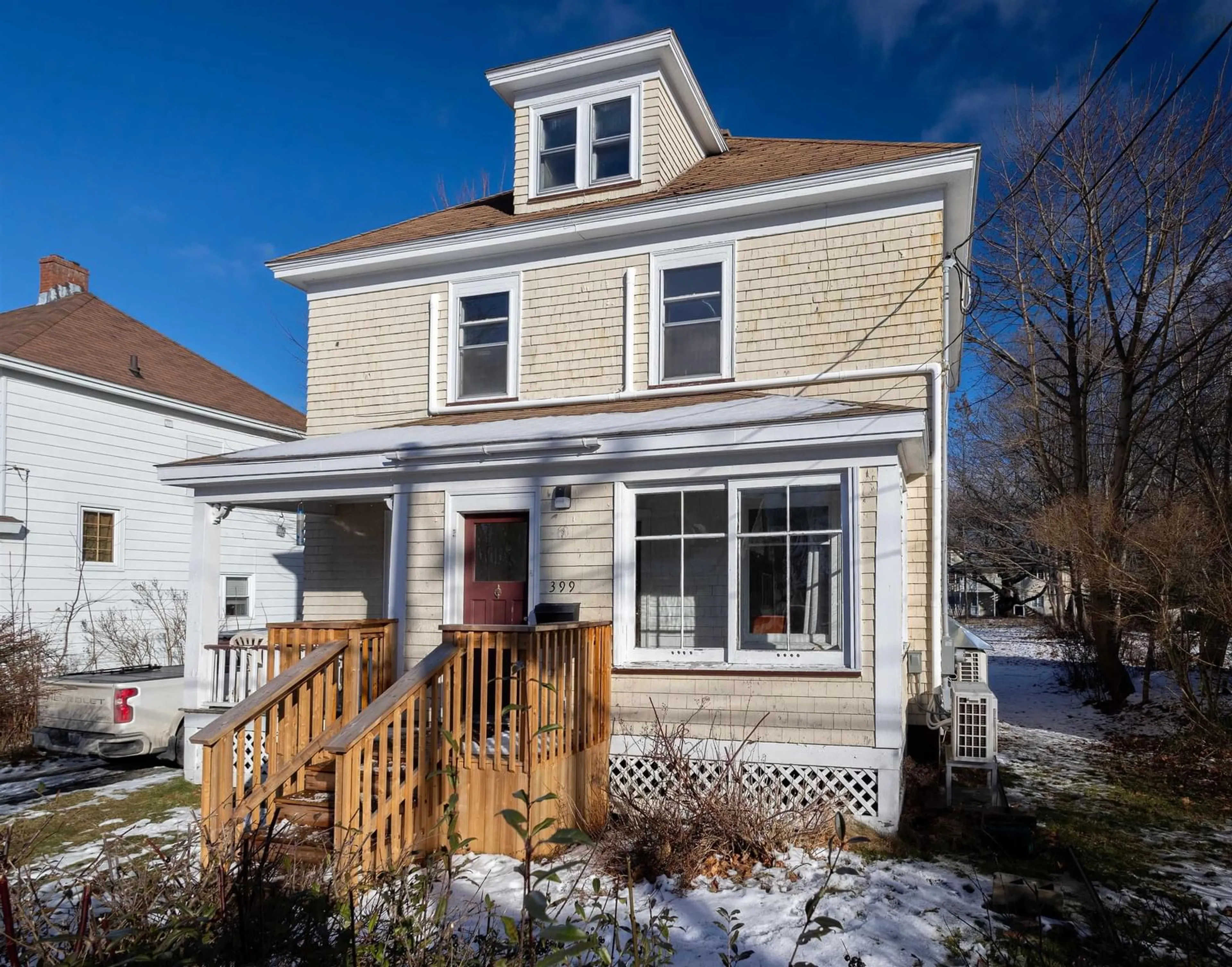 Home with vinyl exterior material, street for 399 Bentinck St. St, Sydney Nova Scotia B1S 2Y5