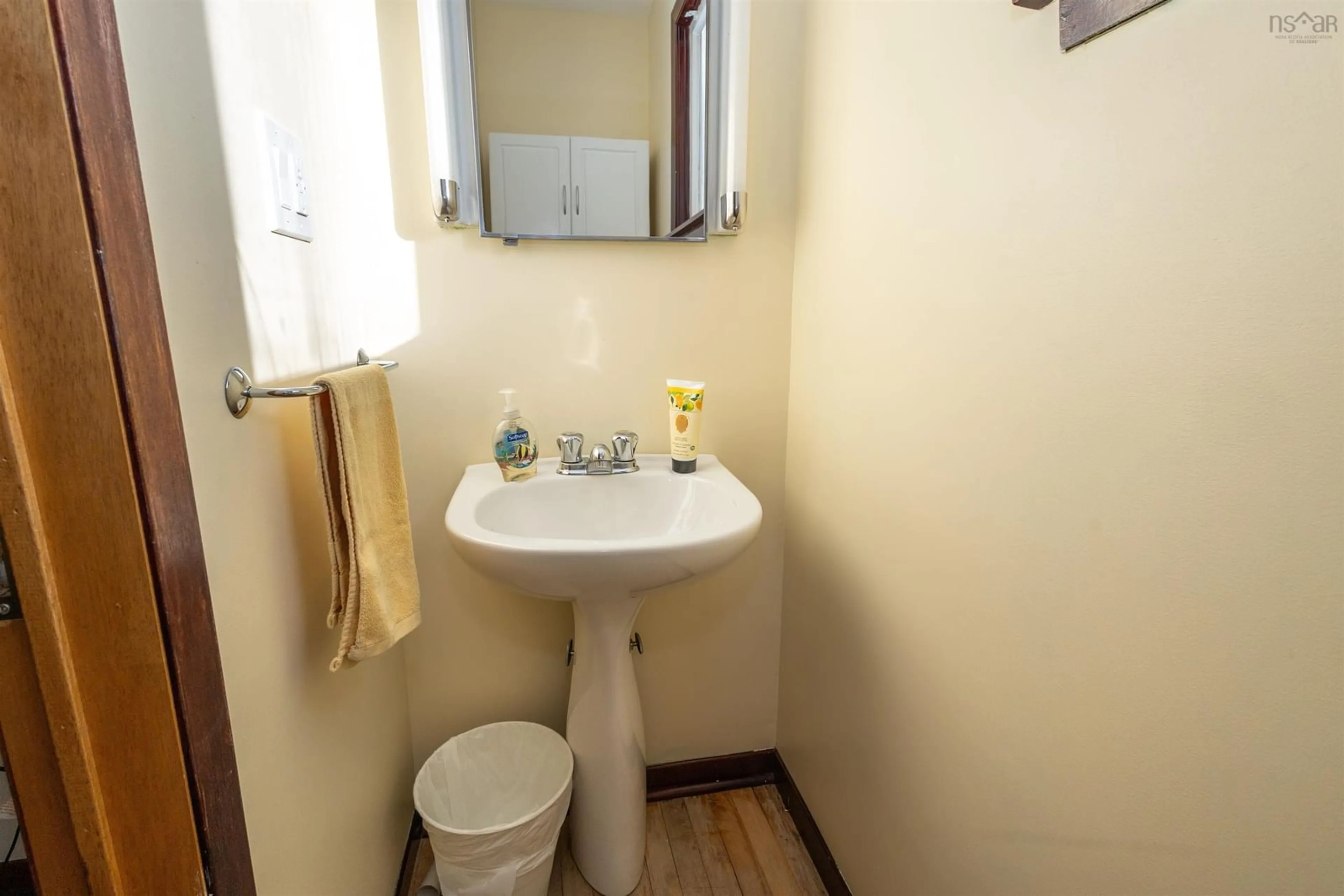 Standard bathroom, unknown for 399 Bentinck St. St, Sydney Nova Scotia B1S 2Y5