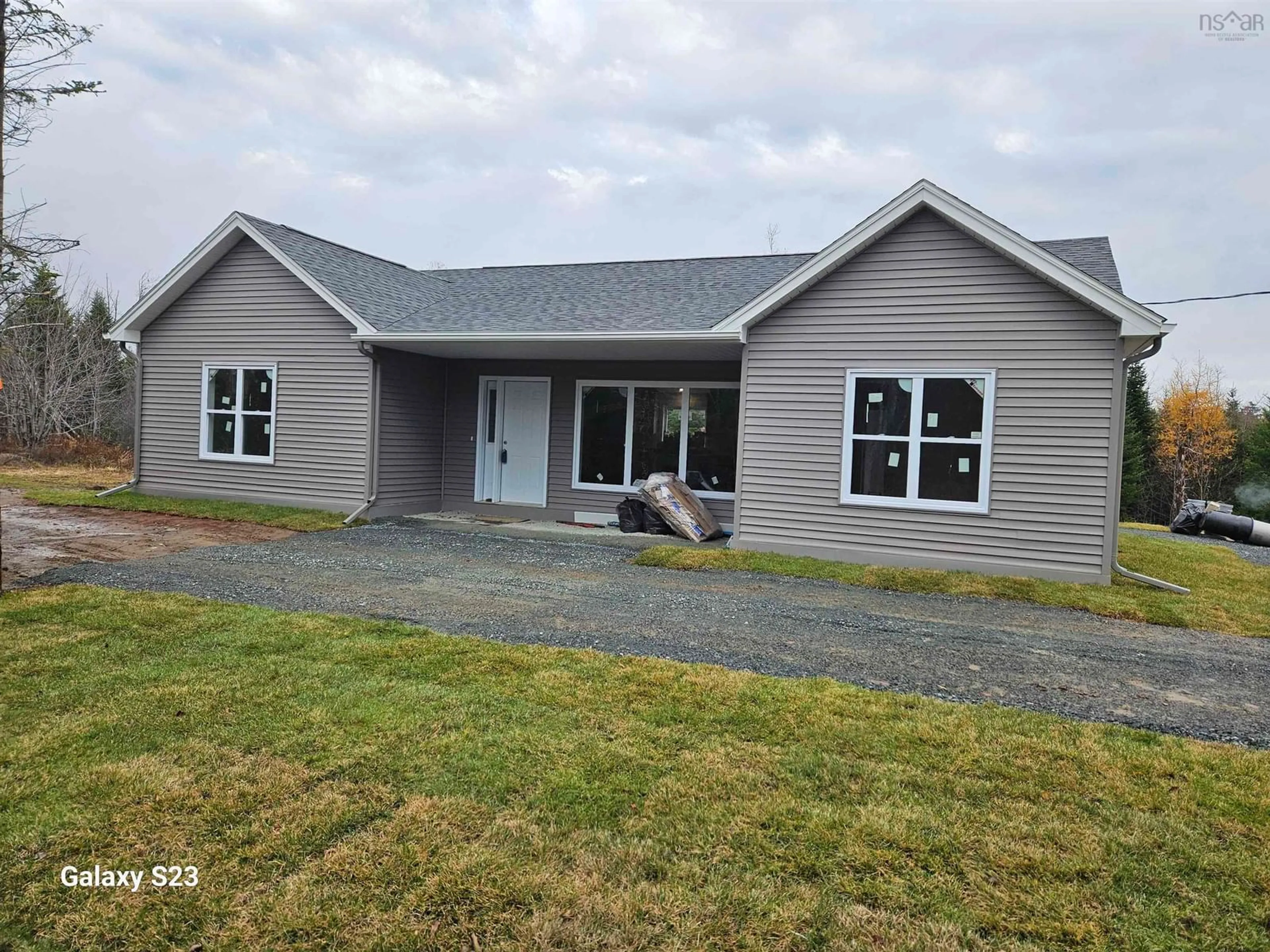 Home with vinyl exterior material, building for 85 Glasgow Rd, East Preston Nova Scotia B2Z 1E9