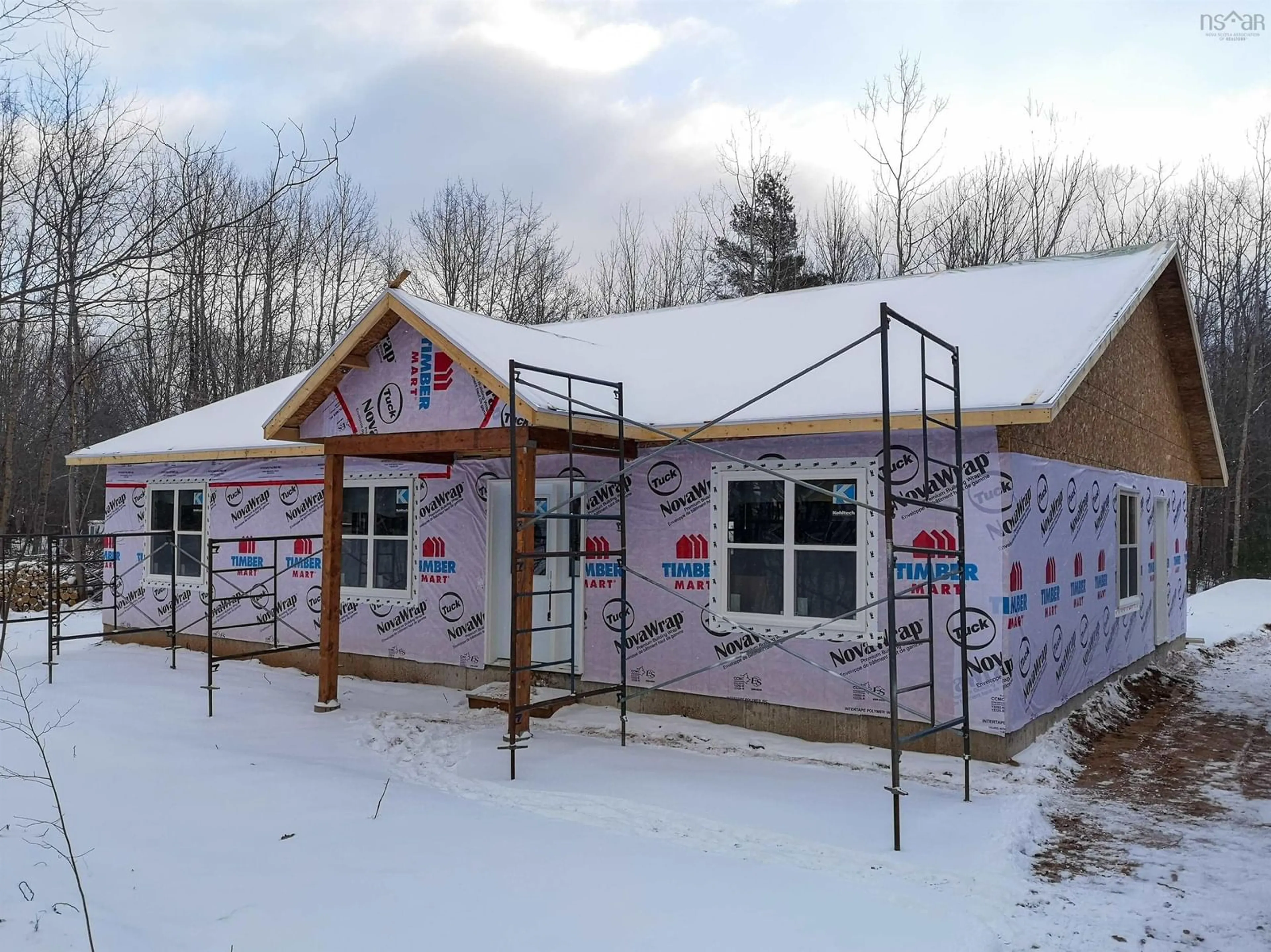 Home with vinyl exterior material, building for 33 Empire St, Wilmot Nova Scotia B0P 1W0