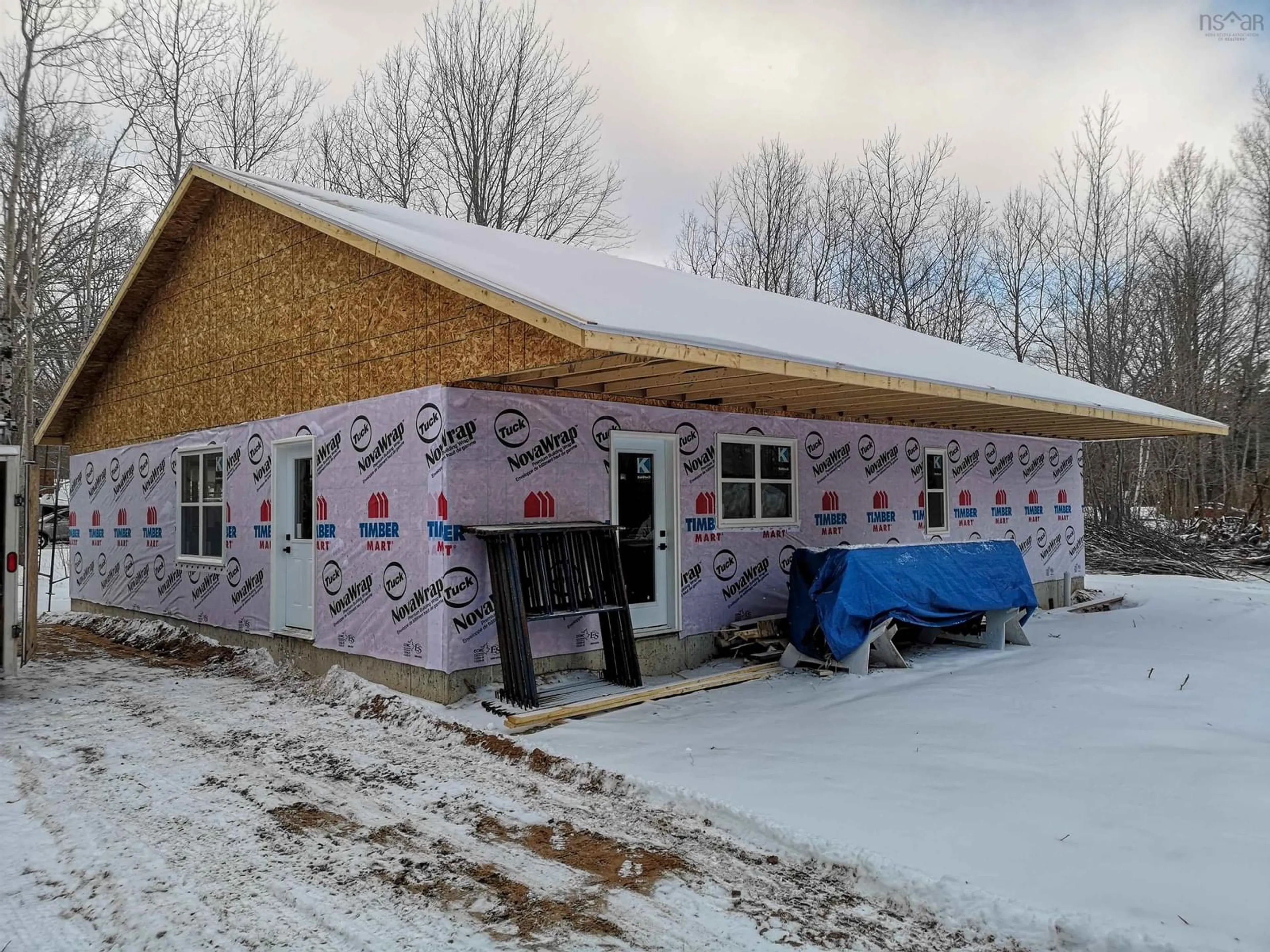 Home with vinyl exterior material, building for 33 Empire St, Wilmot Nova Scotia B0P 1W0