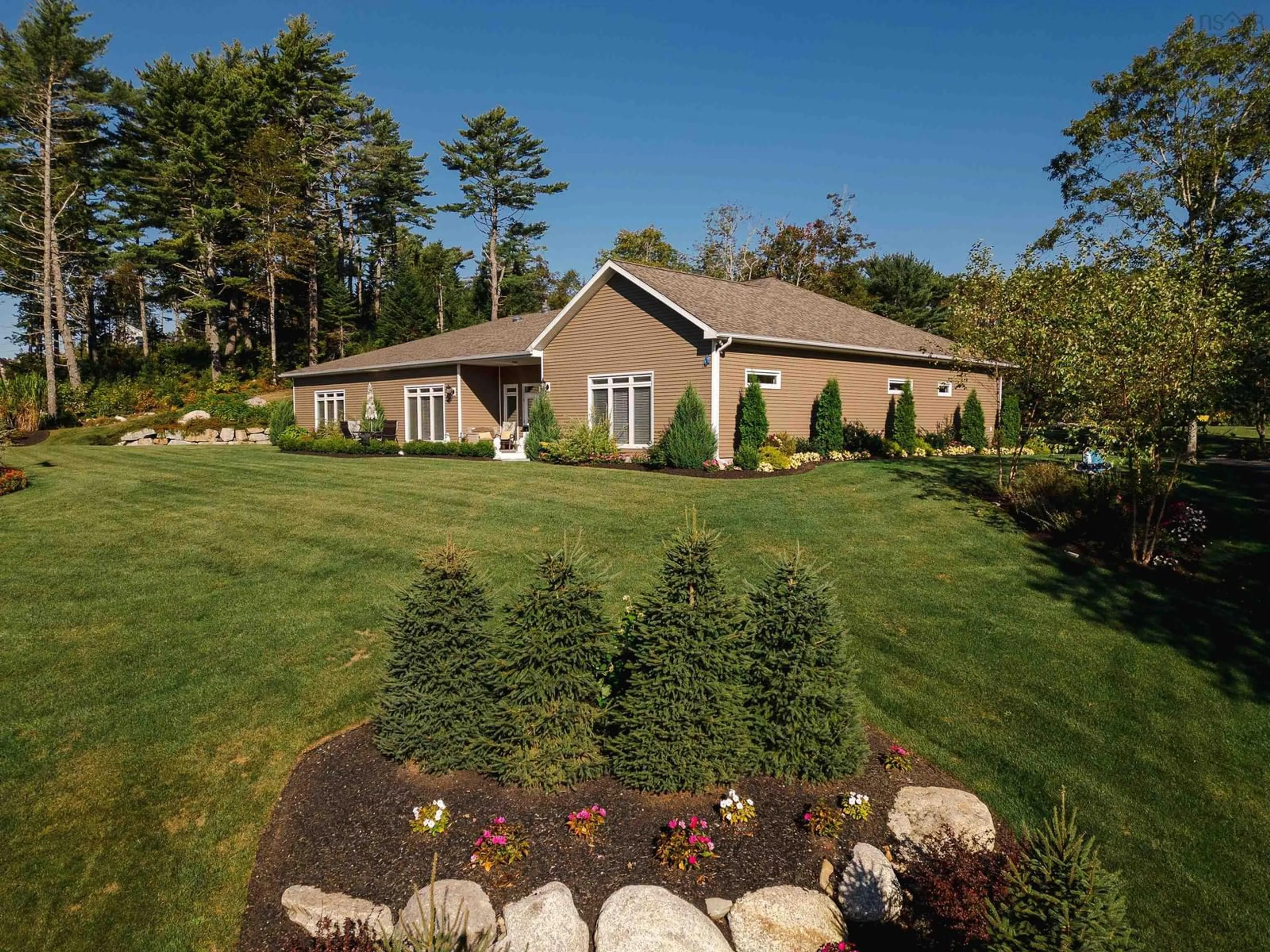 A pic from outside/outdoor area/front of a property/back of a property/a pic from drone, unknown for 10 Swallow Point Rd, Chester Basin Nova Scotia B0J 1K0