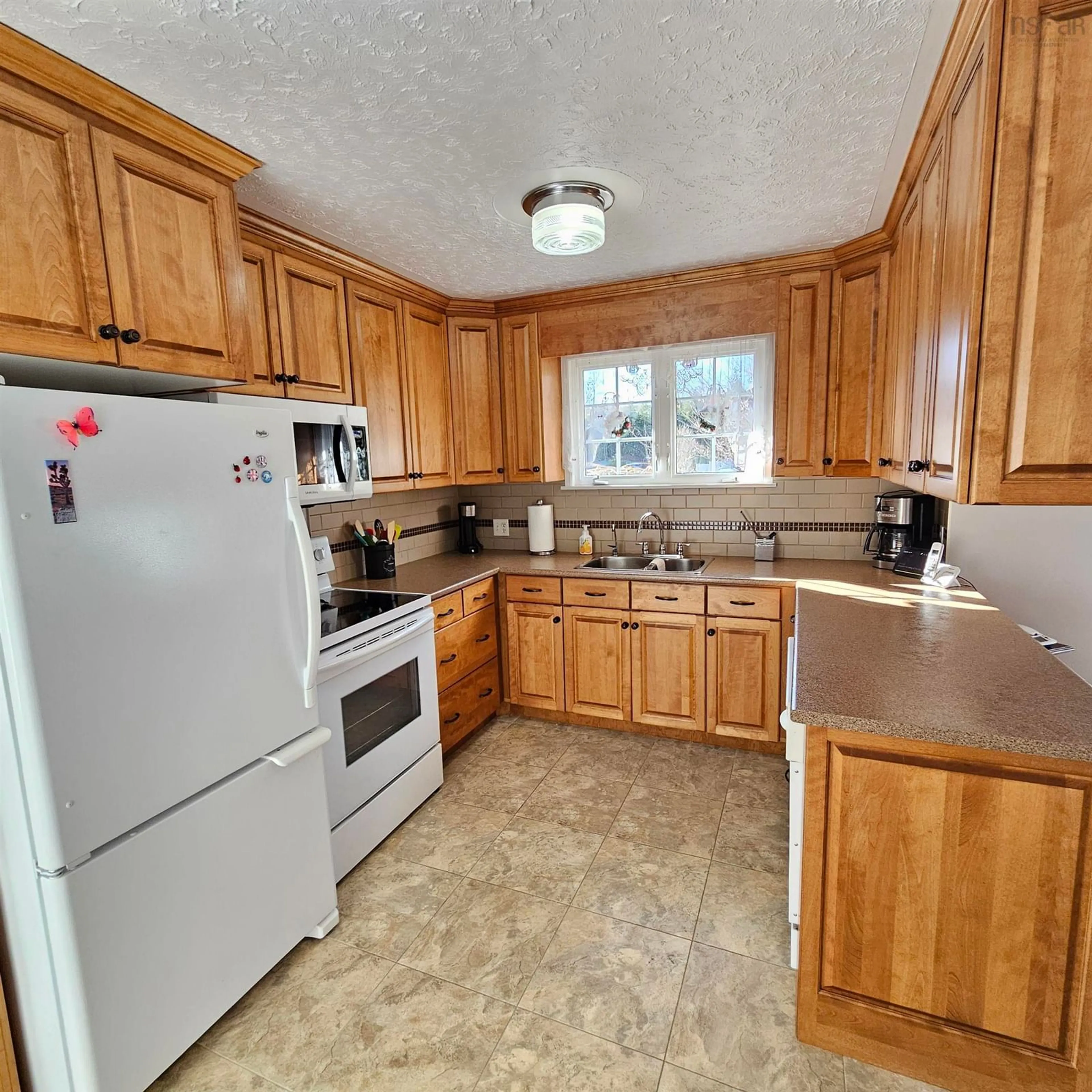 Standard kitchen, unknown for 75 Elizabeth Ave, Bridgewater Nova Scotia B4V 1M1