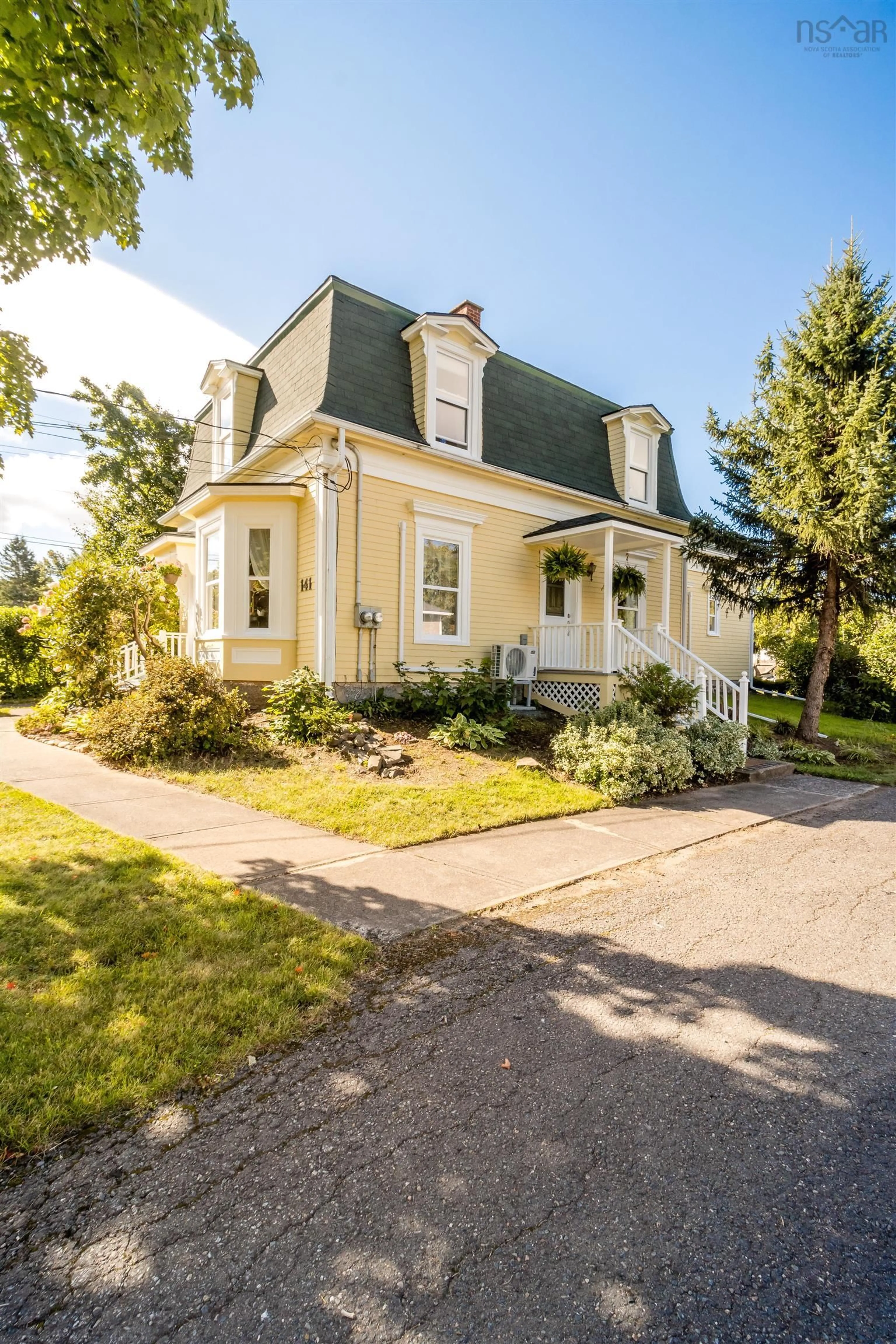 Home with vinyl exterior material, street for 141 Commercial St, Berwick Nova Scotia B0P 1E0