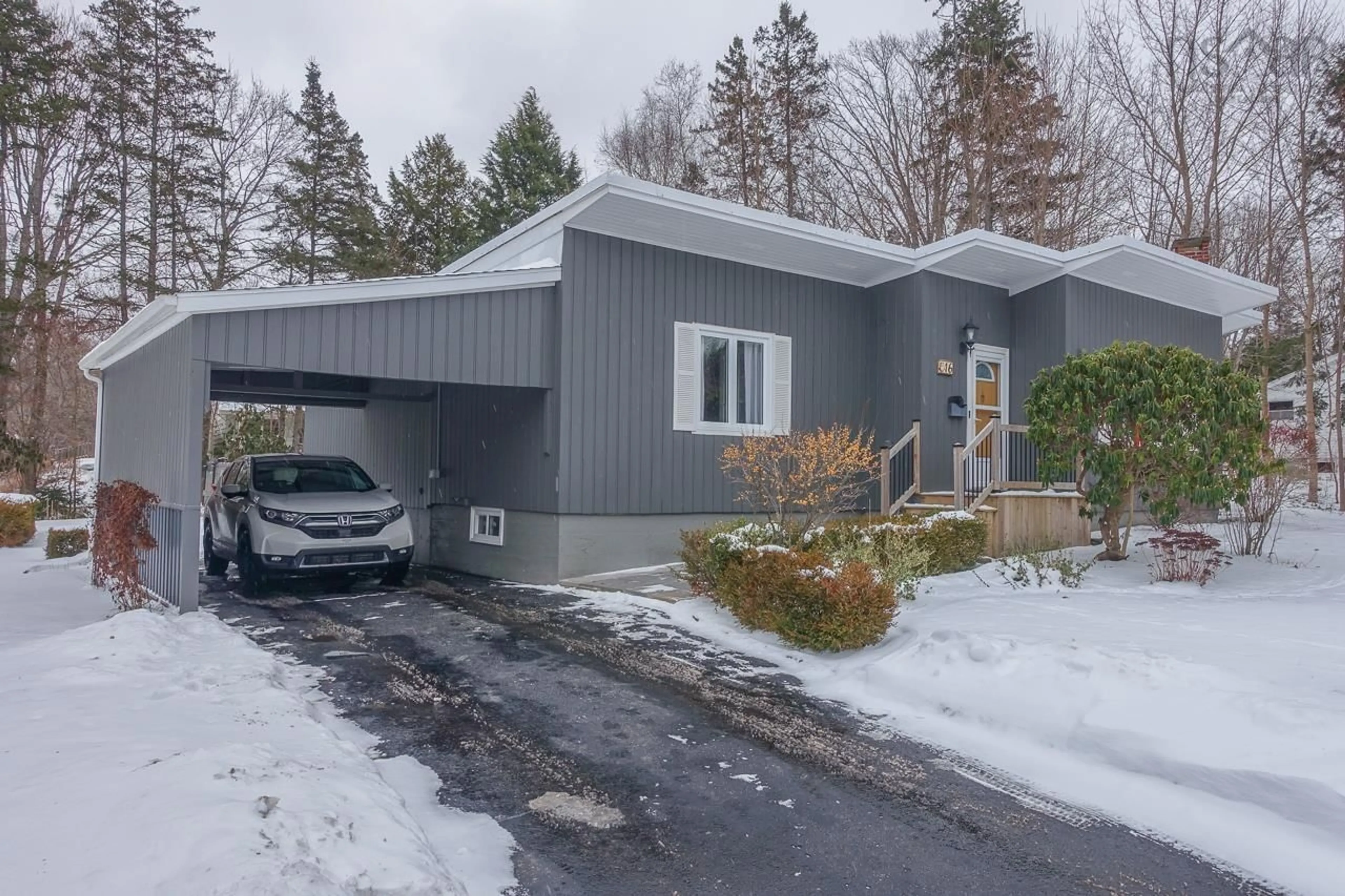 Indoor garage for 16 Fielding Ave, Kentville Nova Scotia B4N 2T5