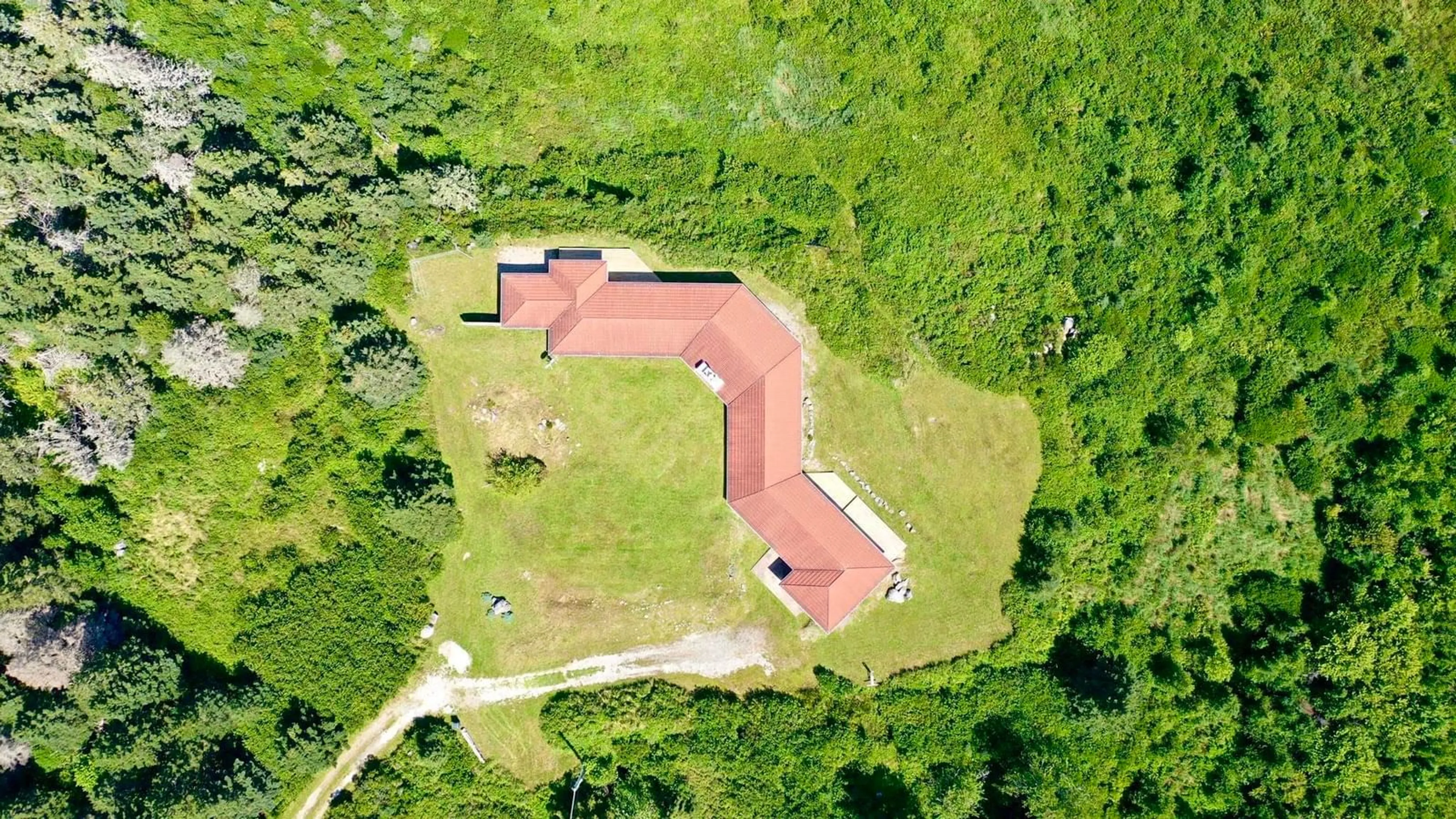 A pic from outside/outdoor area/front of a property/back of a property/a pic from drone, building for 215 West Head Rd, Western Head Nova Scotia B0T 1L0