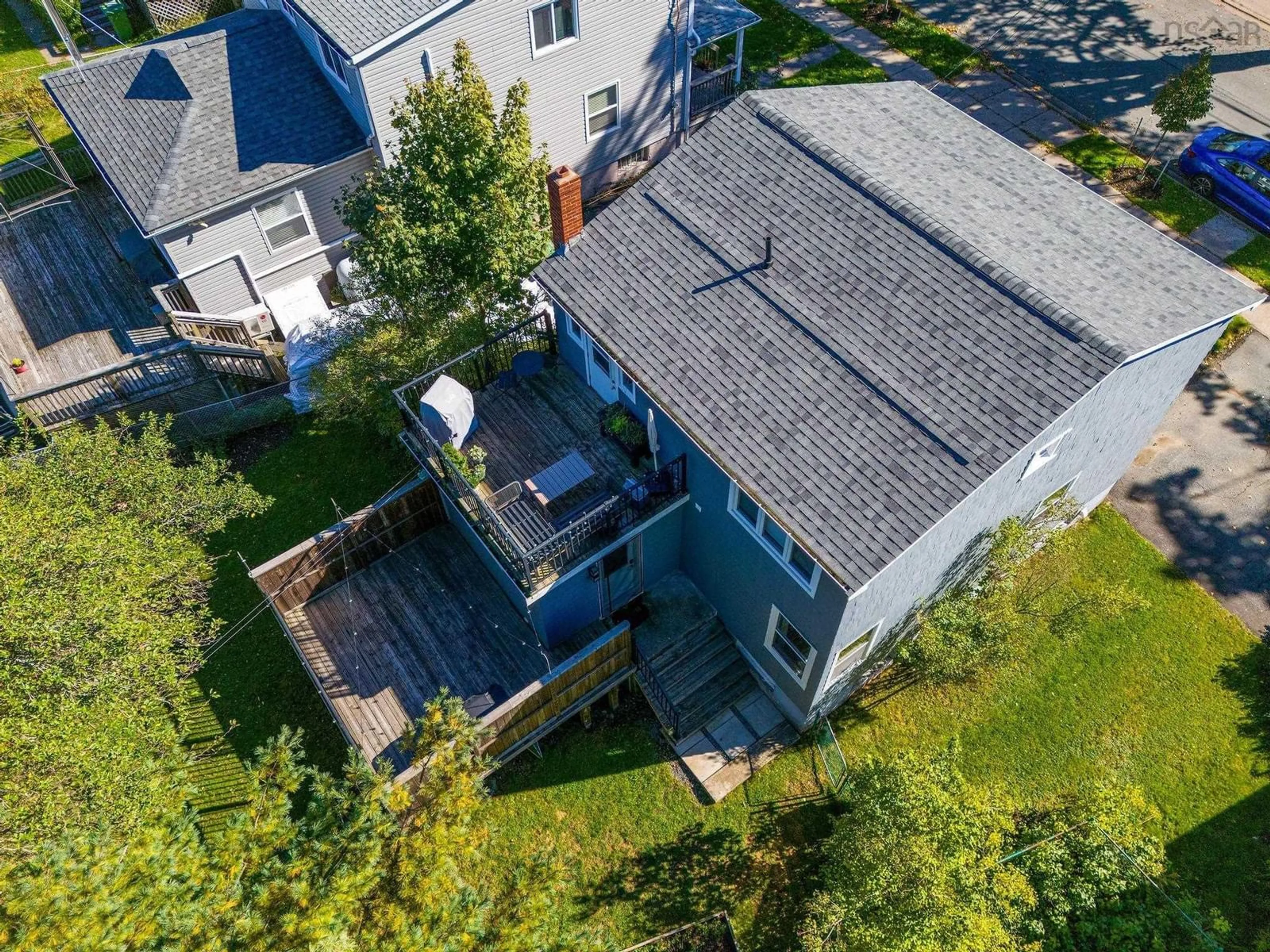 A pic from outside/outdoor area/front of a property/back of a property/a pic from drone, city buildings view from balcony for 6519 Roslyn Rd, Halifax Nova Scotia B3L 2M8