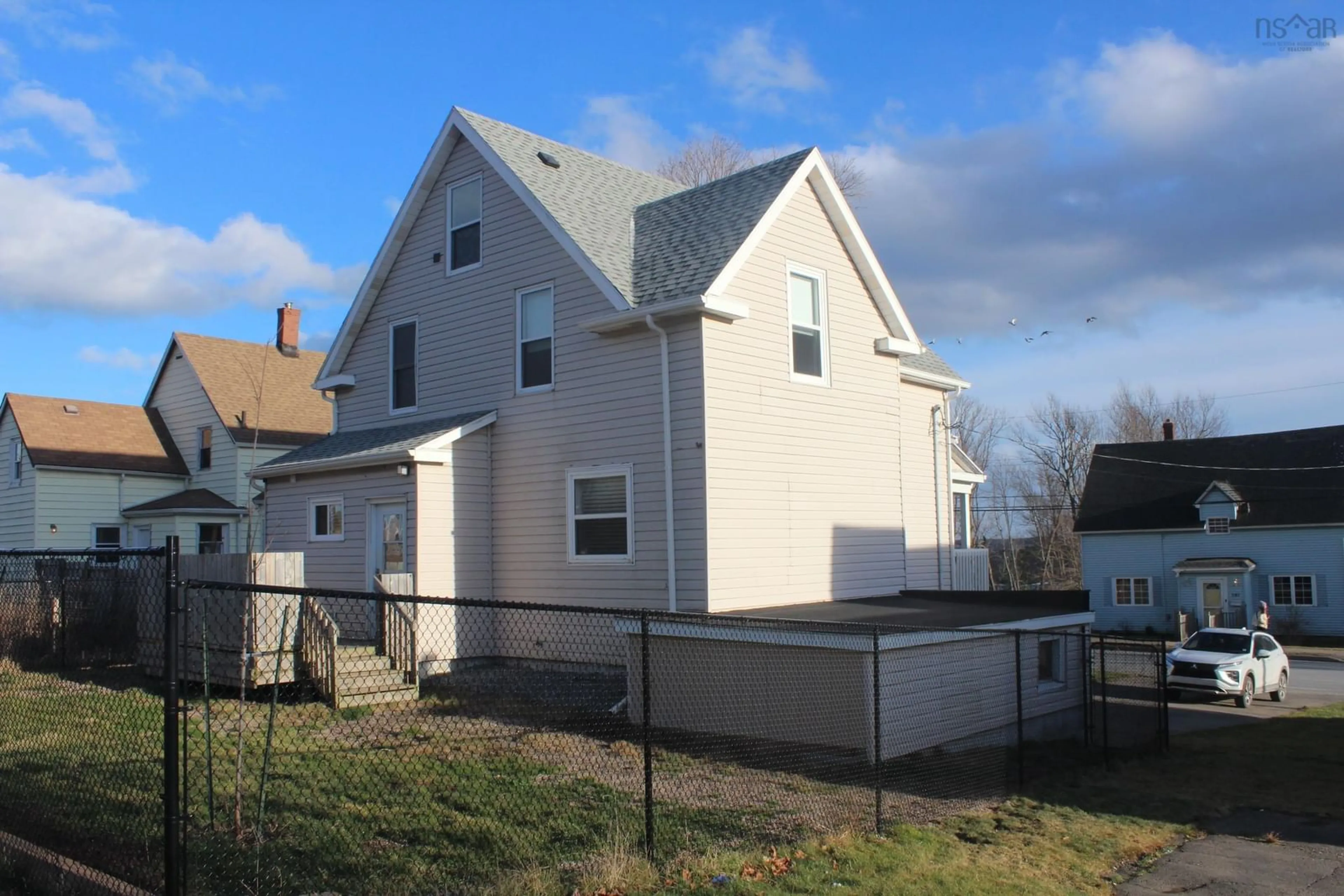 Home with vinyl exterior material, building for 140 Victoria St, Glace Bay Nova Scotia B1A 2Z8