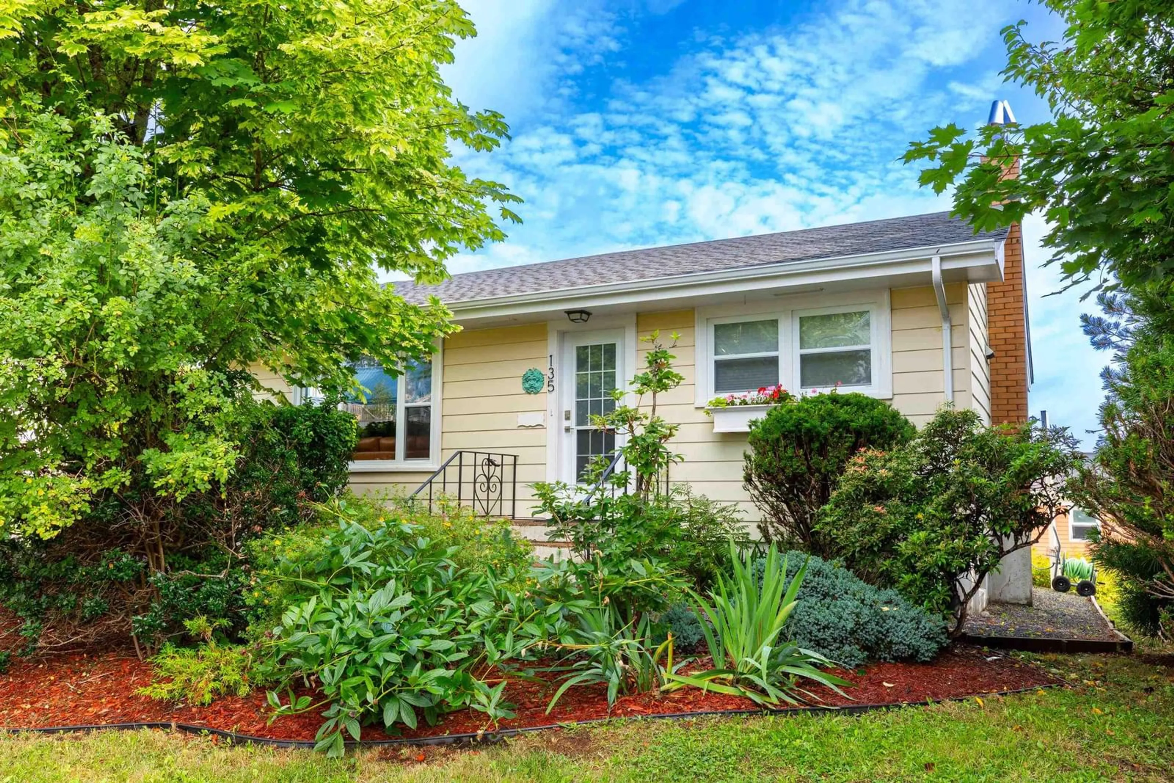 Home with vinyl exterior material, street for 135 Lawrence St, Lunenburg Nova Scotia B0J 2C0