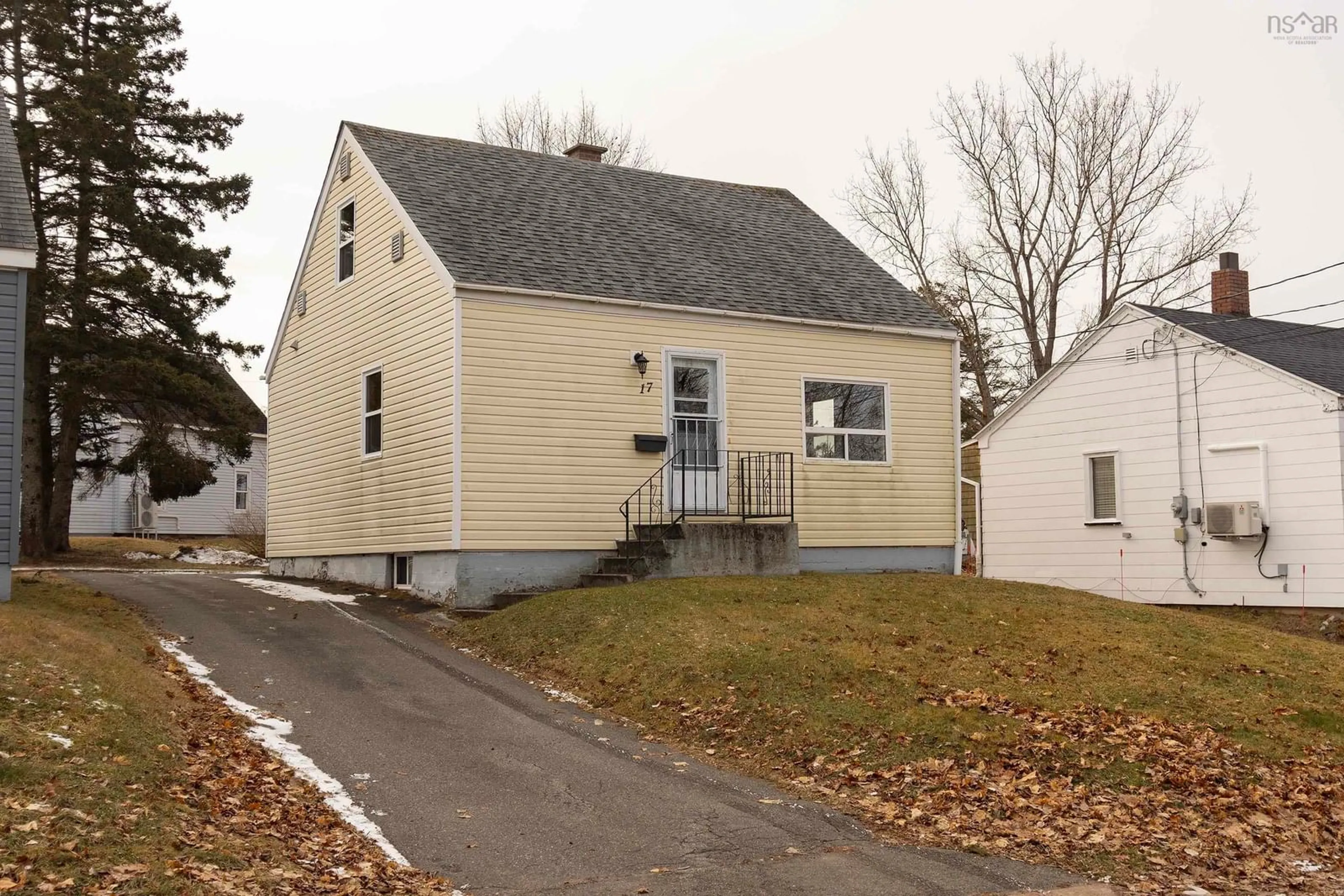 Home with vinyl exterior material, street for 17 East Pleasant St, Amherst Nova Scotia B4H 1M6